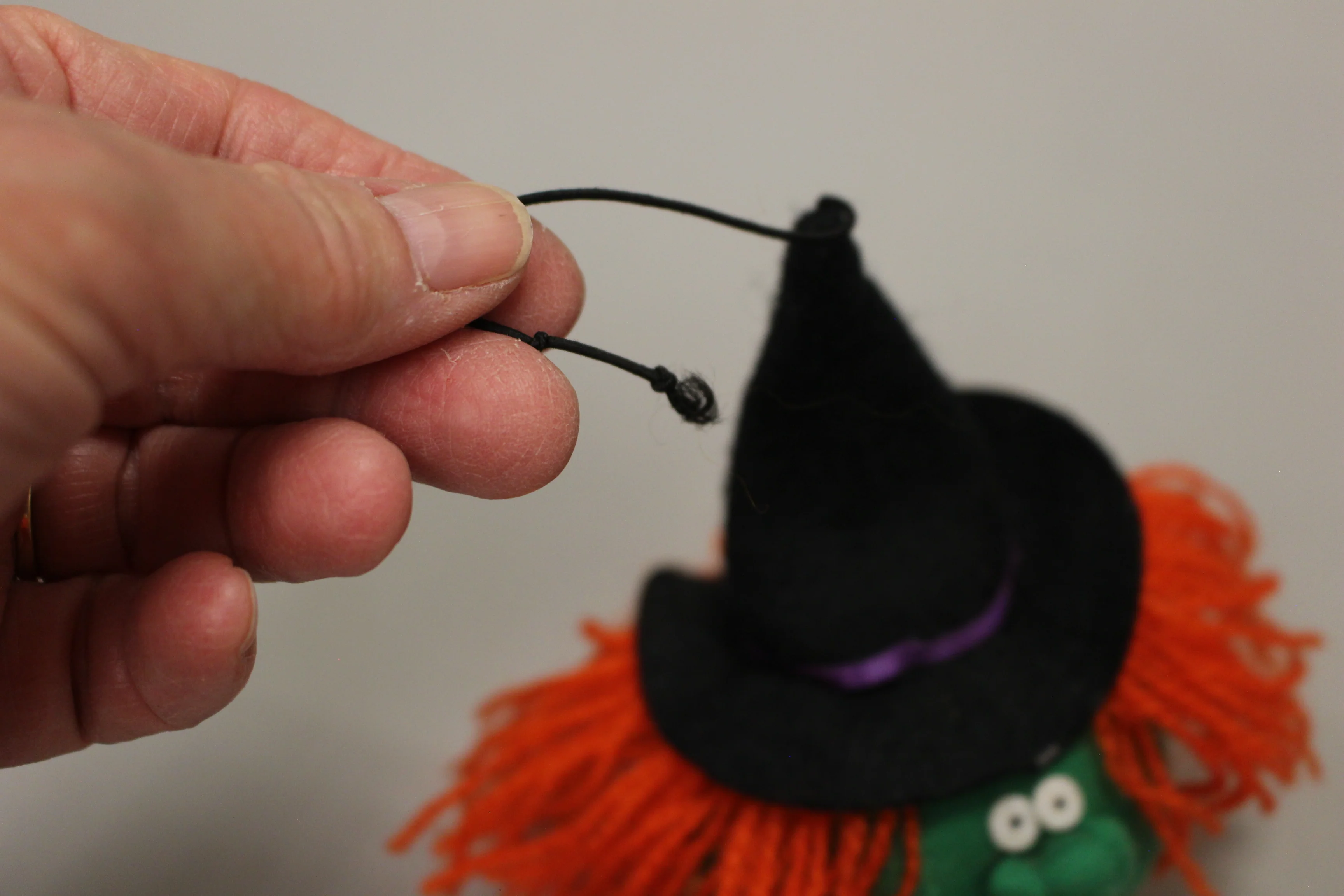 1986 Hallmark Halloween Boo Buddie Witch Plush - Used - Image 5