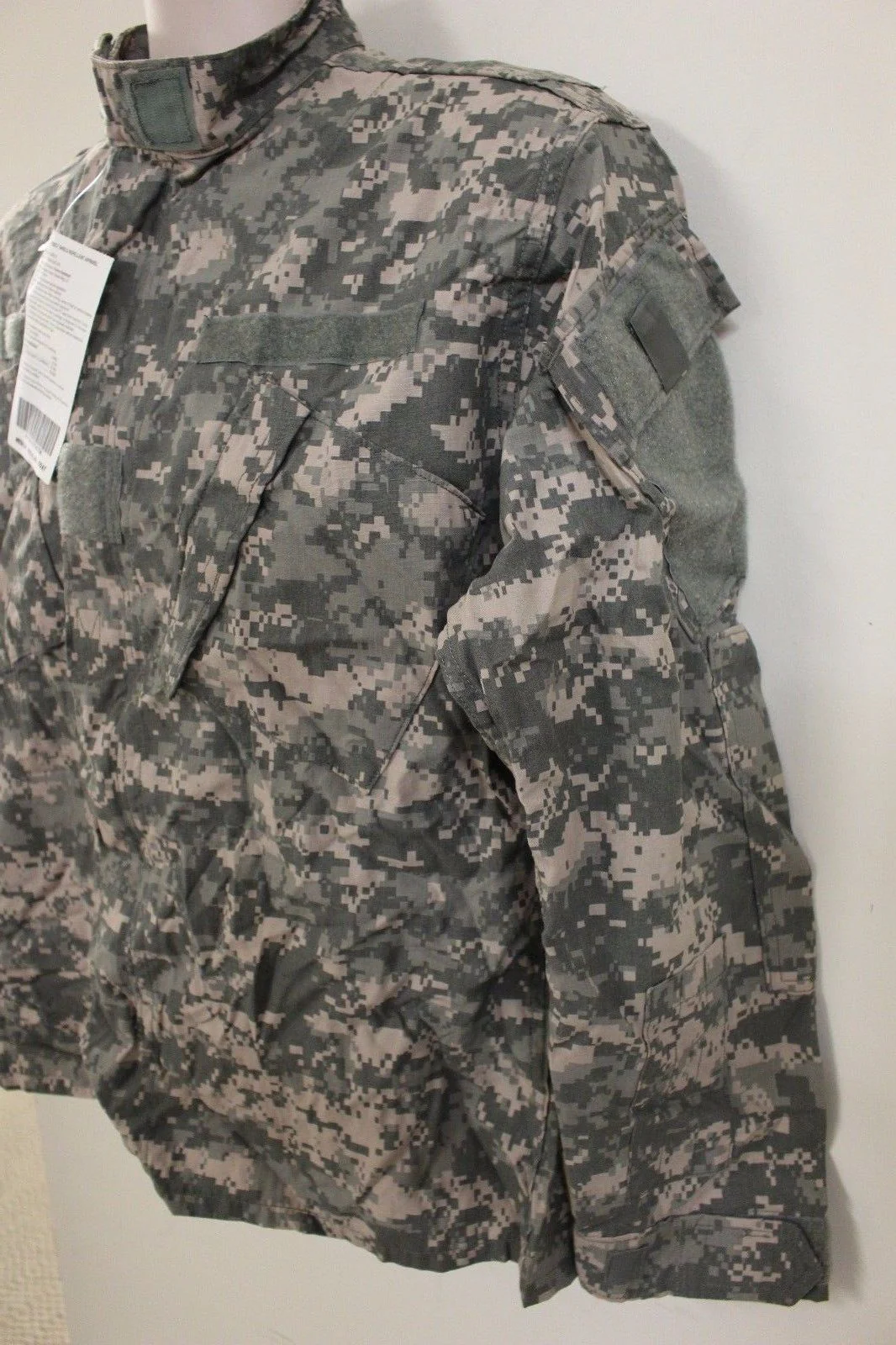 ACU Army Combat Coat - Medium-Regular - 8415-01-573-6758 - New - Image 3