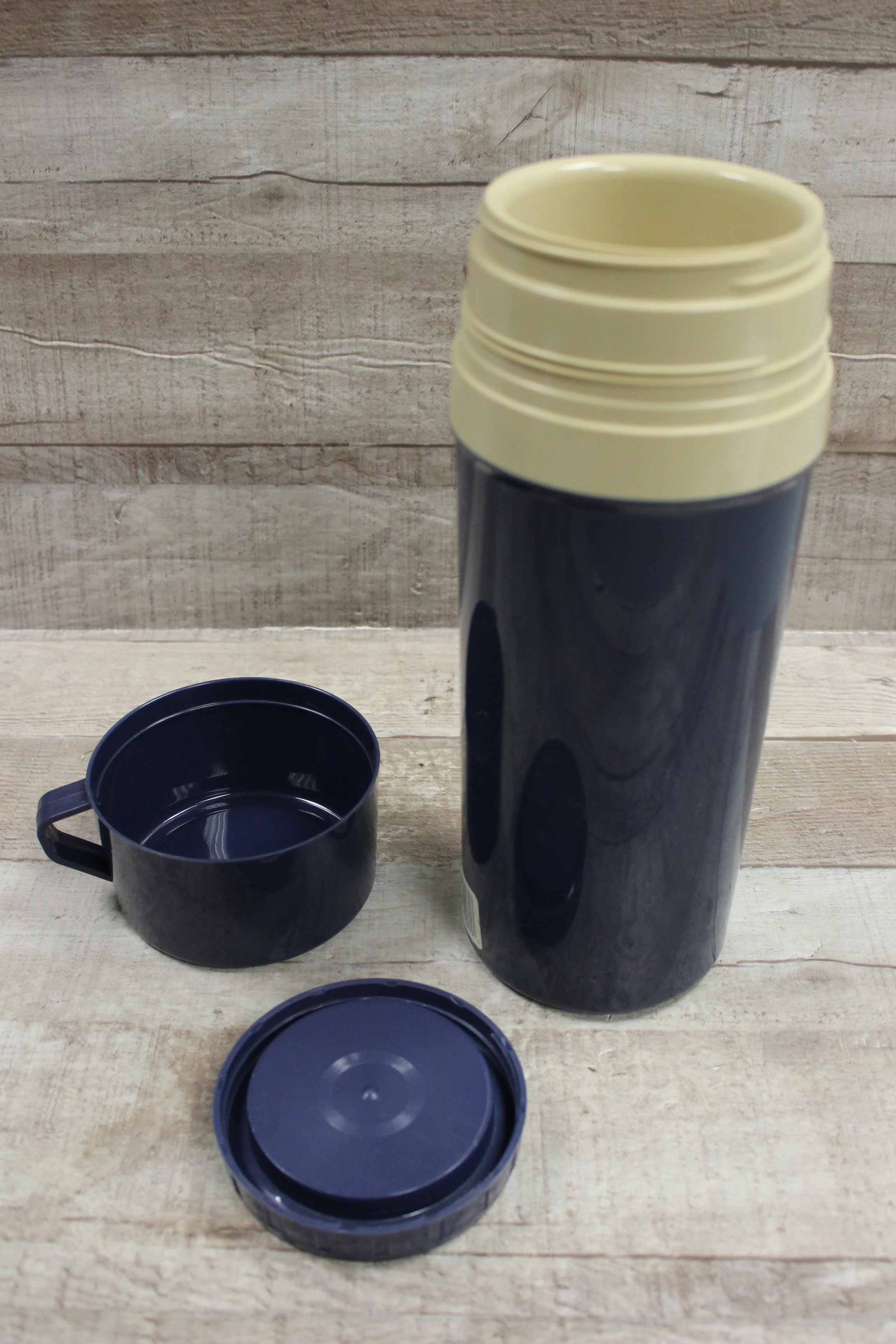 Alladins Quart Thermo Bottle For Cold Beverages -Used - Image 2