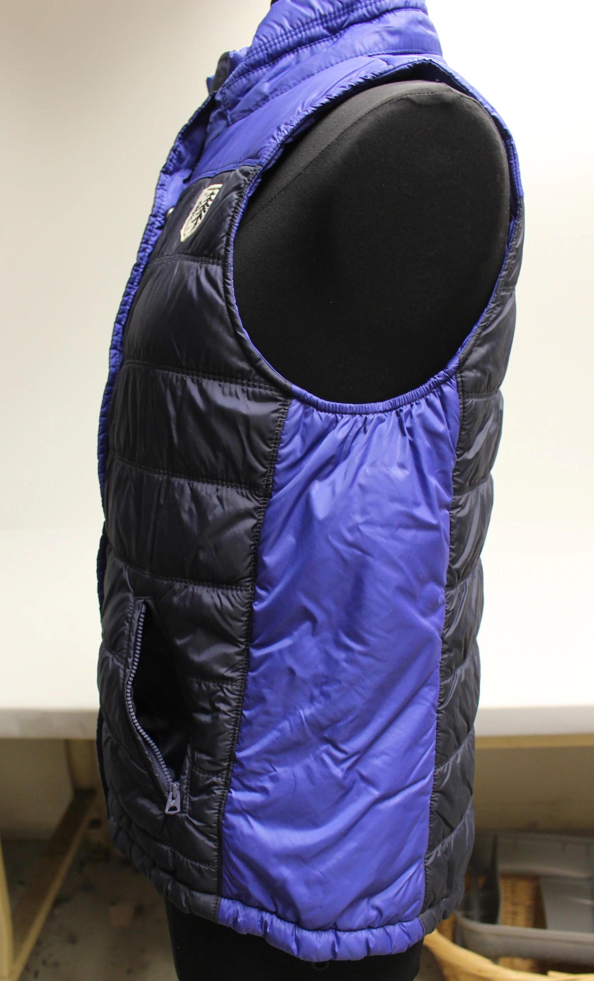 American Eagle Outfitters Puffer Zip-Up Vest - Large - Blue - Used - Image 3
