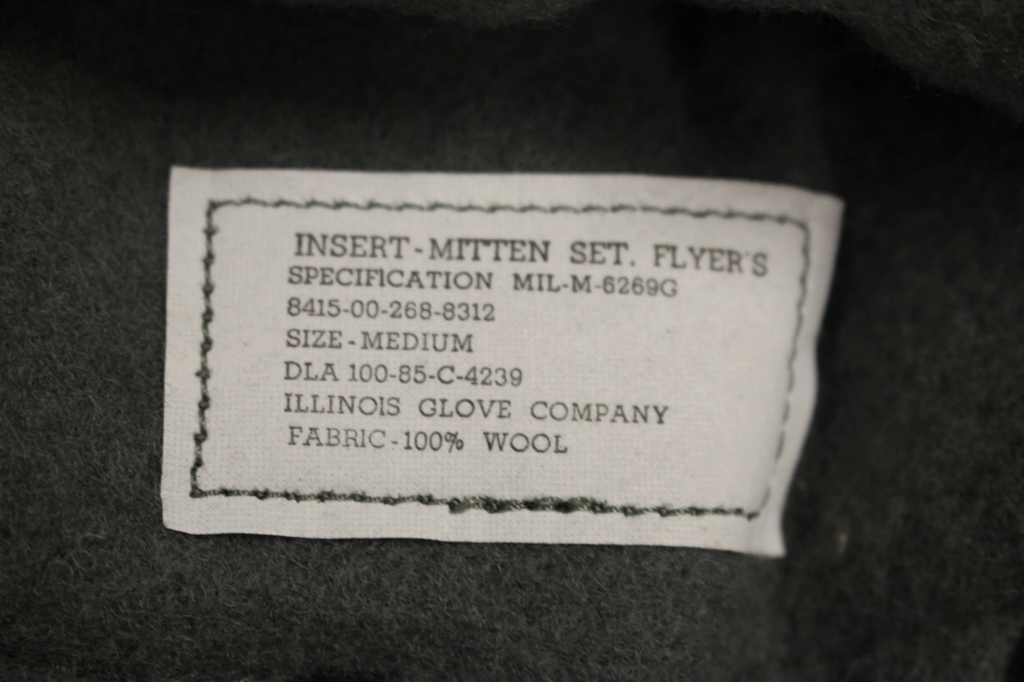 Artic Flying Mitten Set with Insert - Medium - 8415-00-268-8312 - Used - Image 4