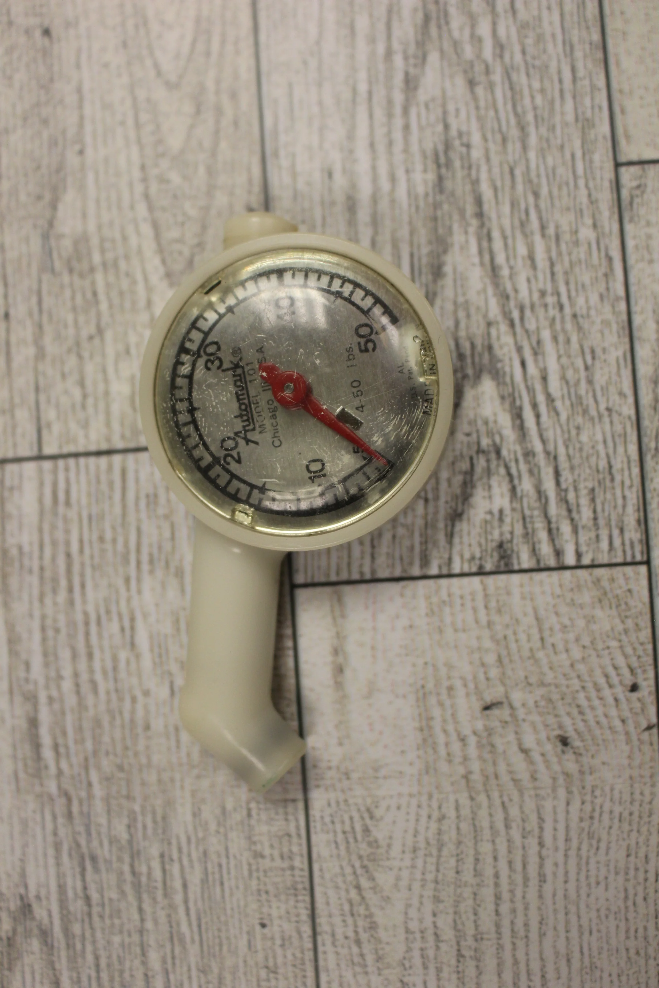 Automark Tire Pressure Gauge With Soft Carrying Case -Used - Image 2
