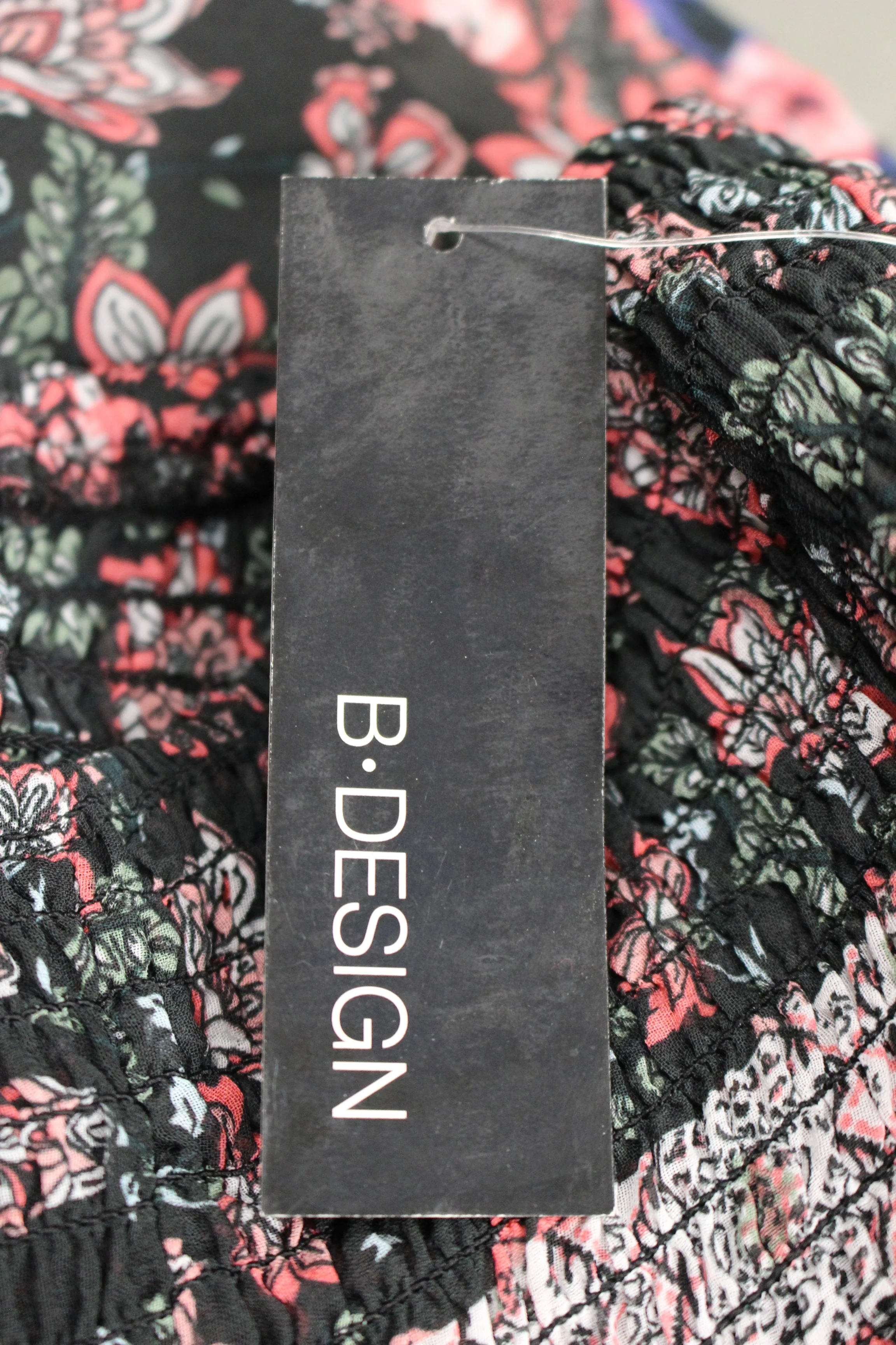 B-Design Ladies Blouse, Size: Large, New! - Image 2