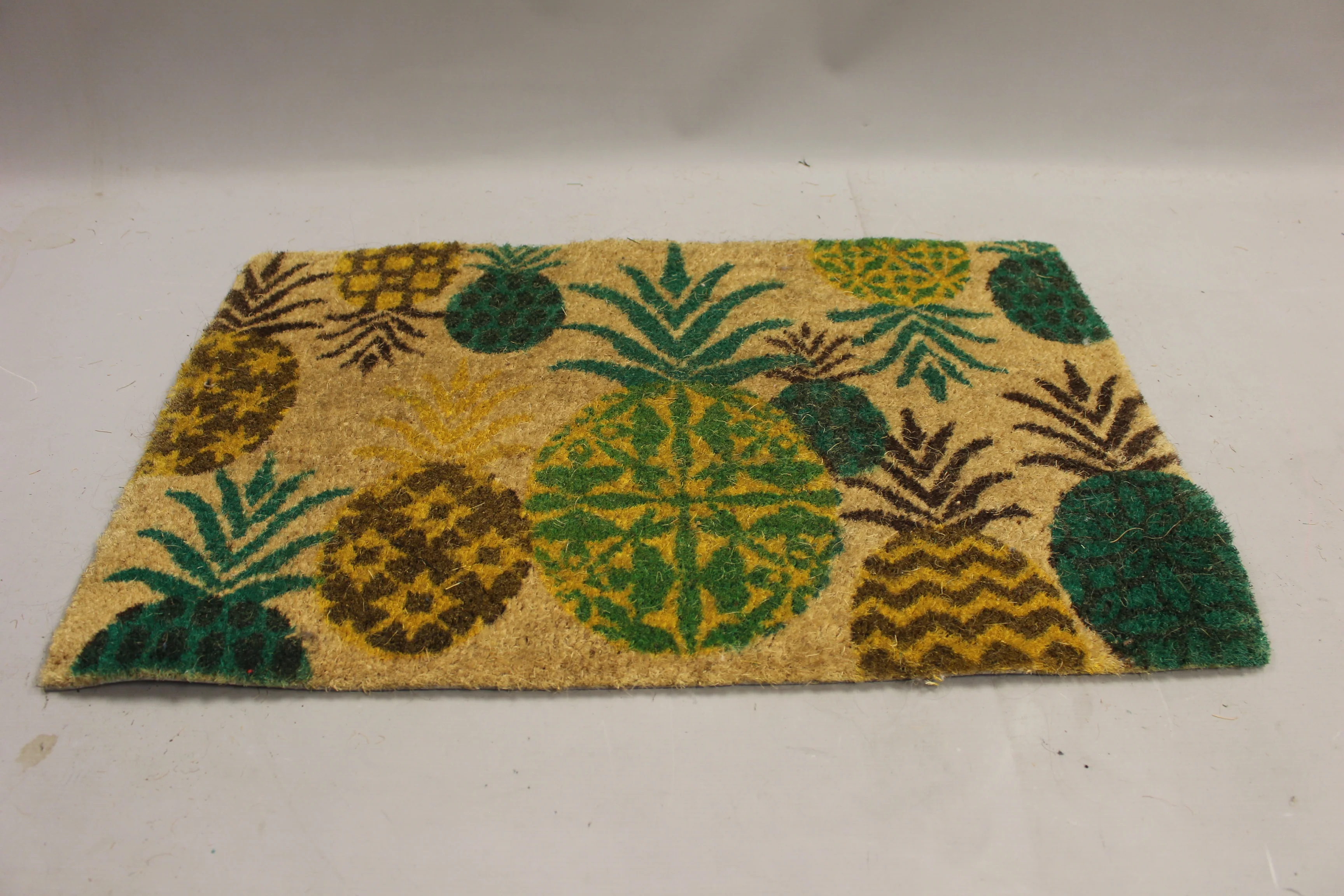 Bacova Pineapple Floor Door Mat - 28" x 18" - Used