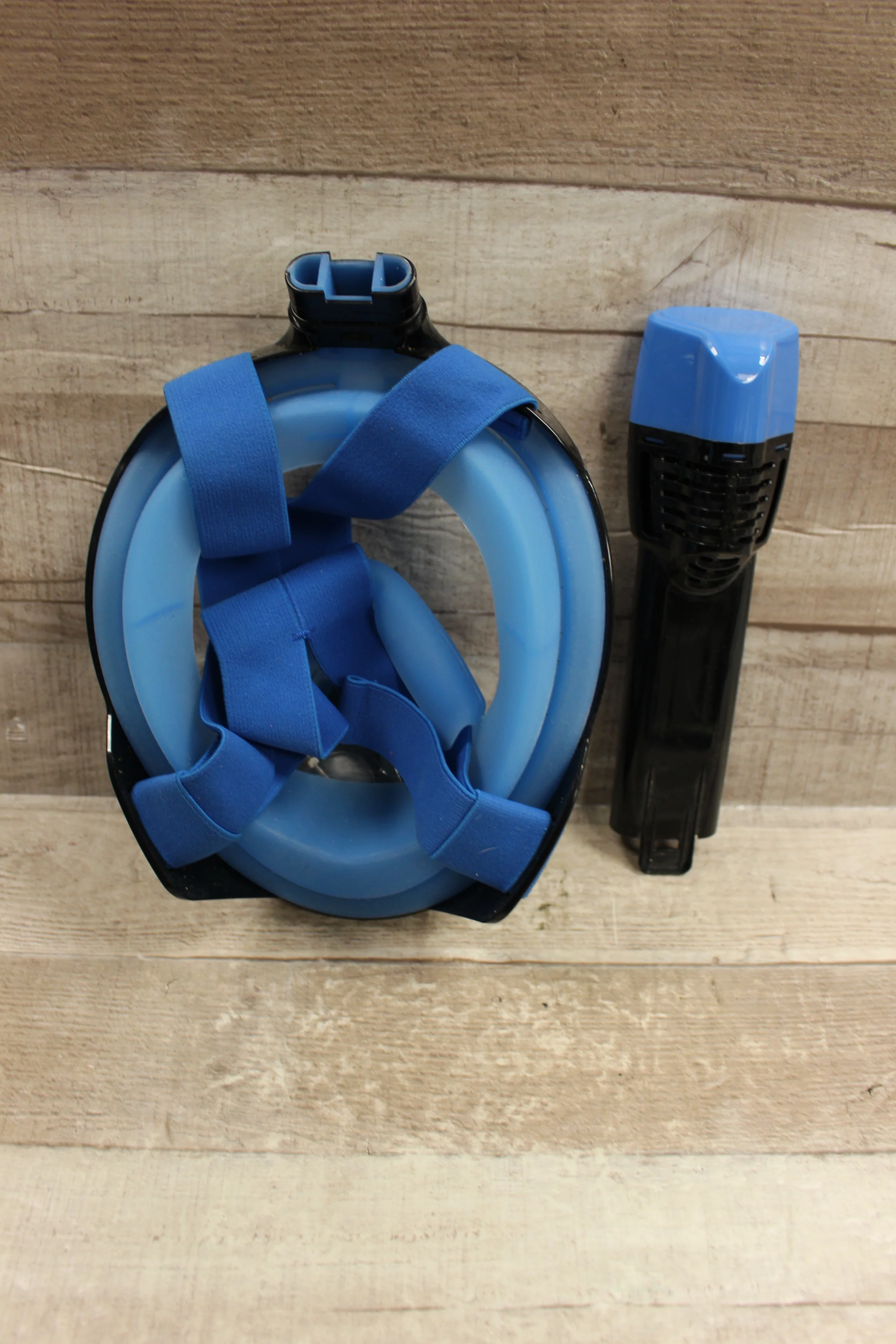 Bfull Water Snorkeling Mask Size Small/Medium -Used - Image 2
