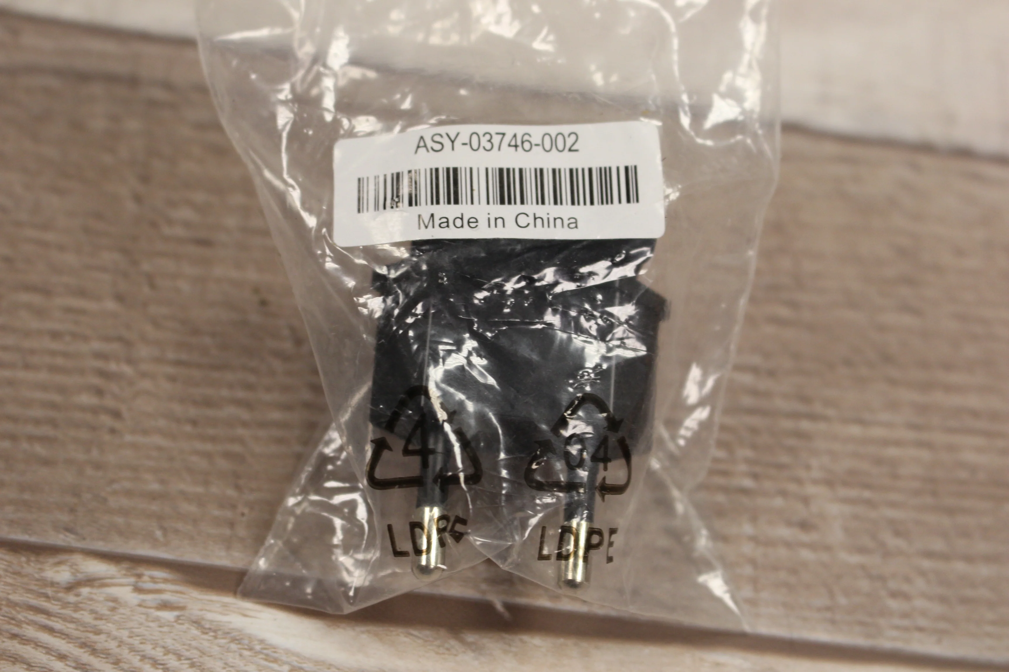 Blackberry ASY-03746-001 Europe Outlet Adapter Clip Plug, New!