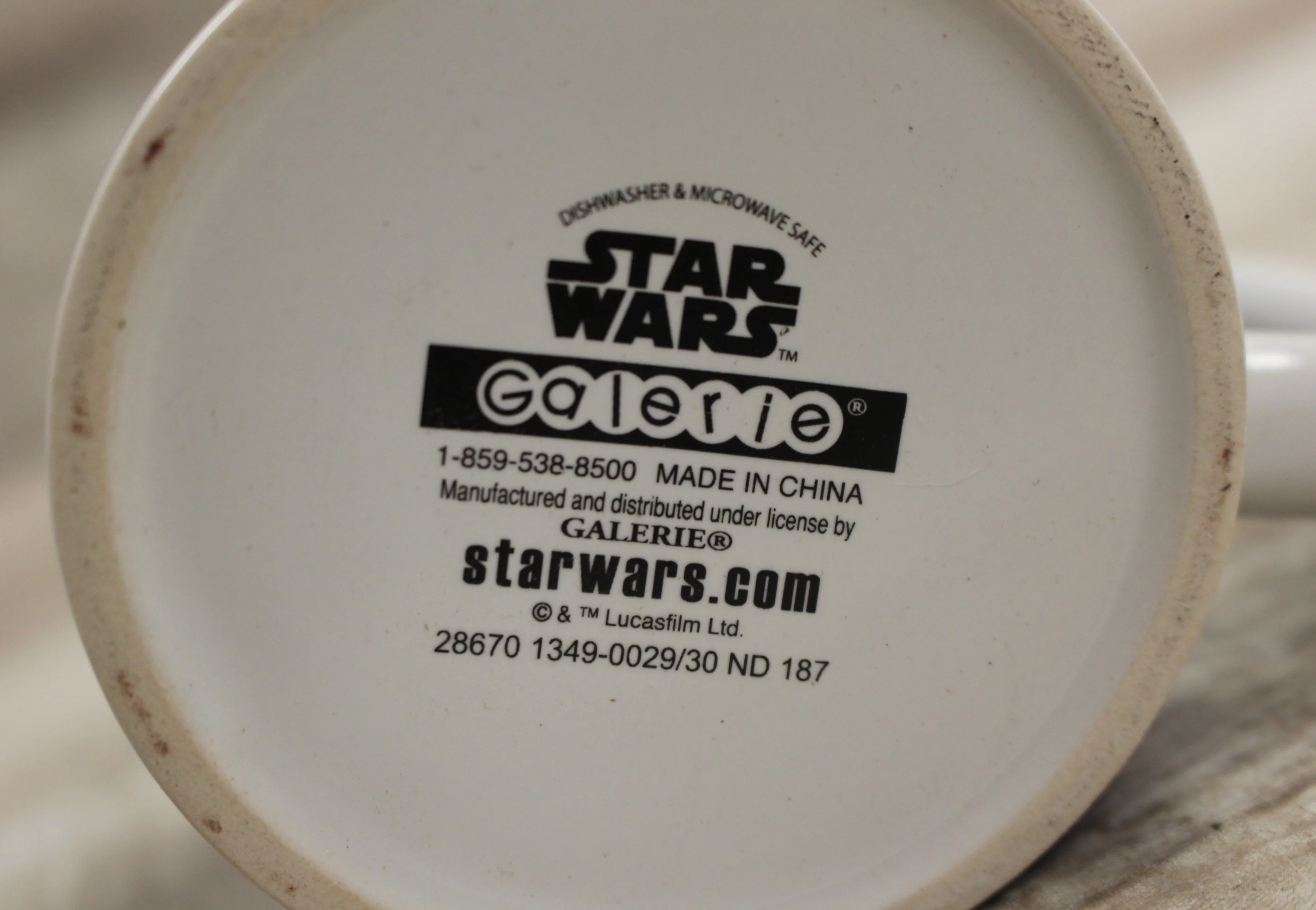 Blue Galerie Star Wars Coffee/Tea Cup/Mug - With Chewbacca, Finn, C-3PO, R2-D2, BB-8 - New - Image 5