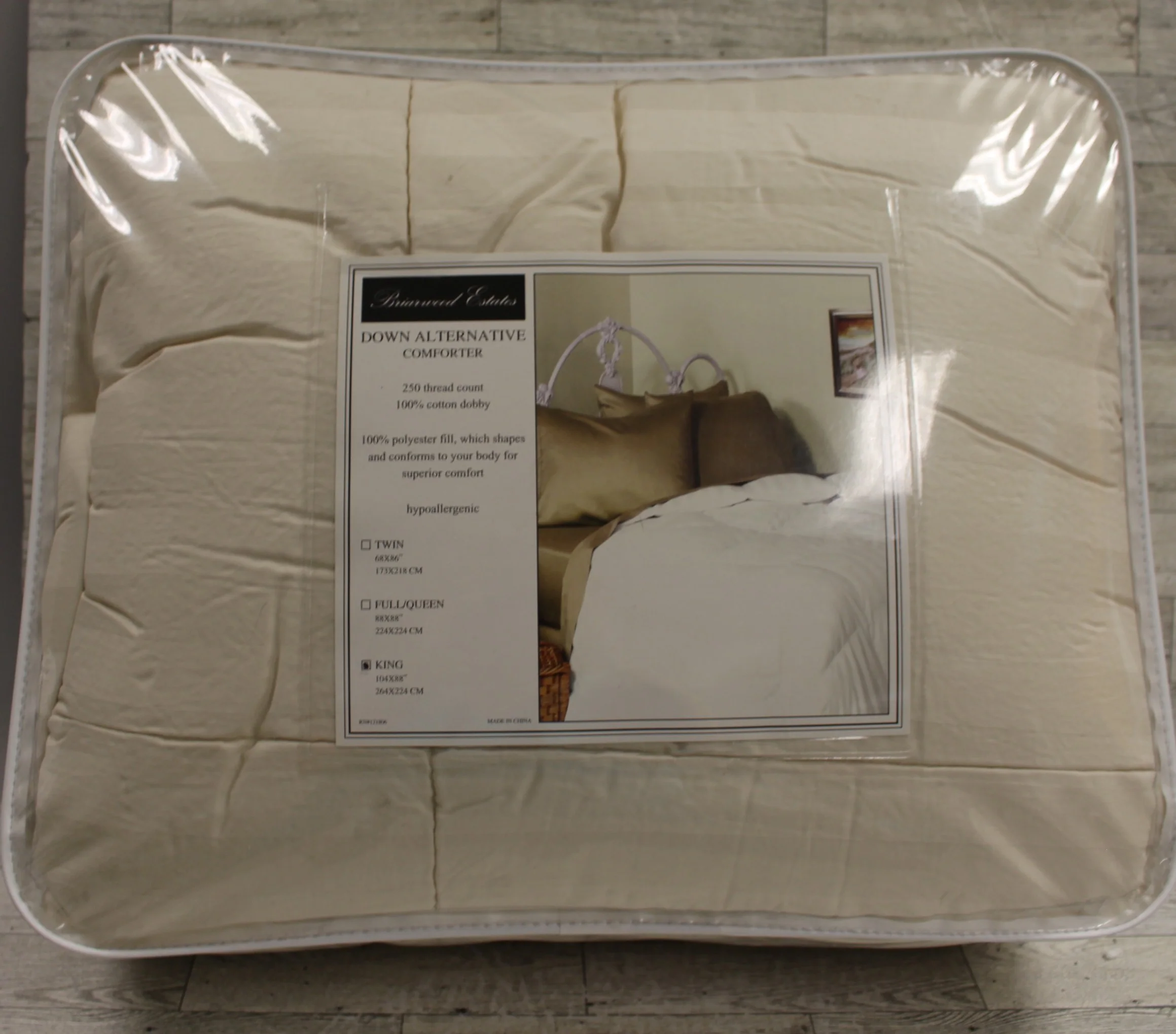Briarwood Estates Down Alternative Comforter - King - New