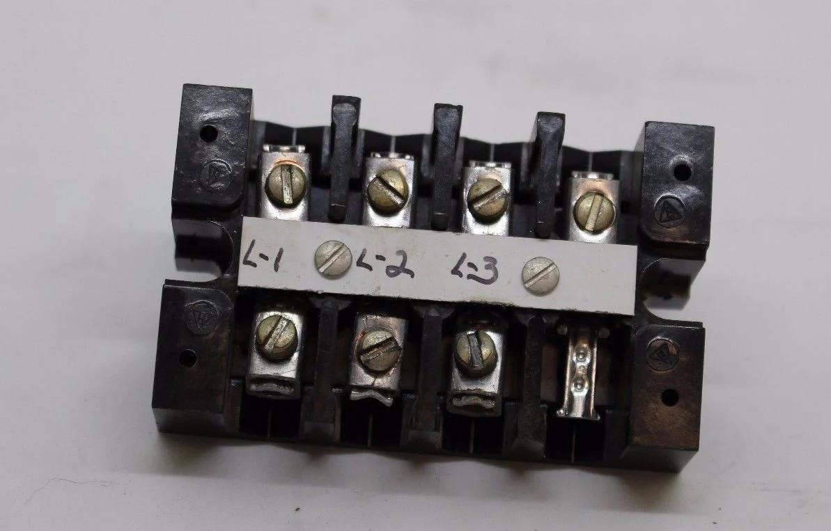 Buchanan Electrical Co. One Piece Terminal Block, B104