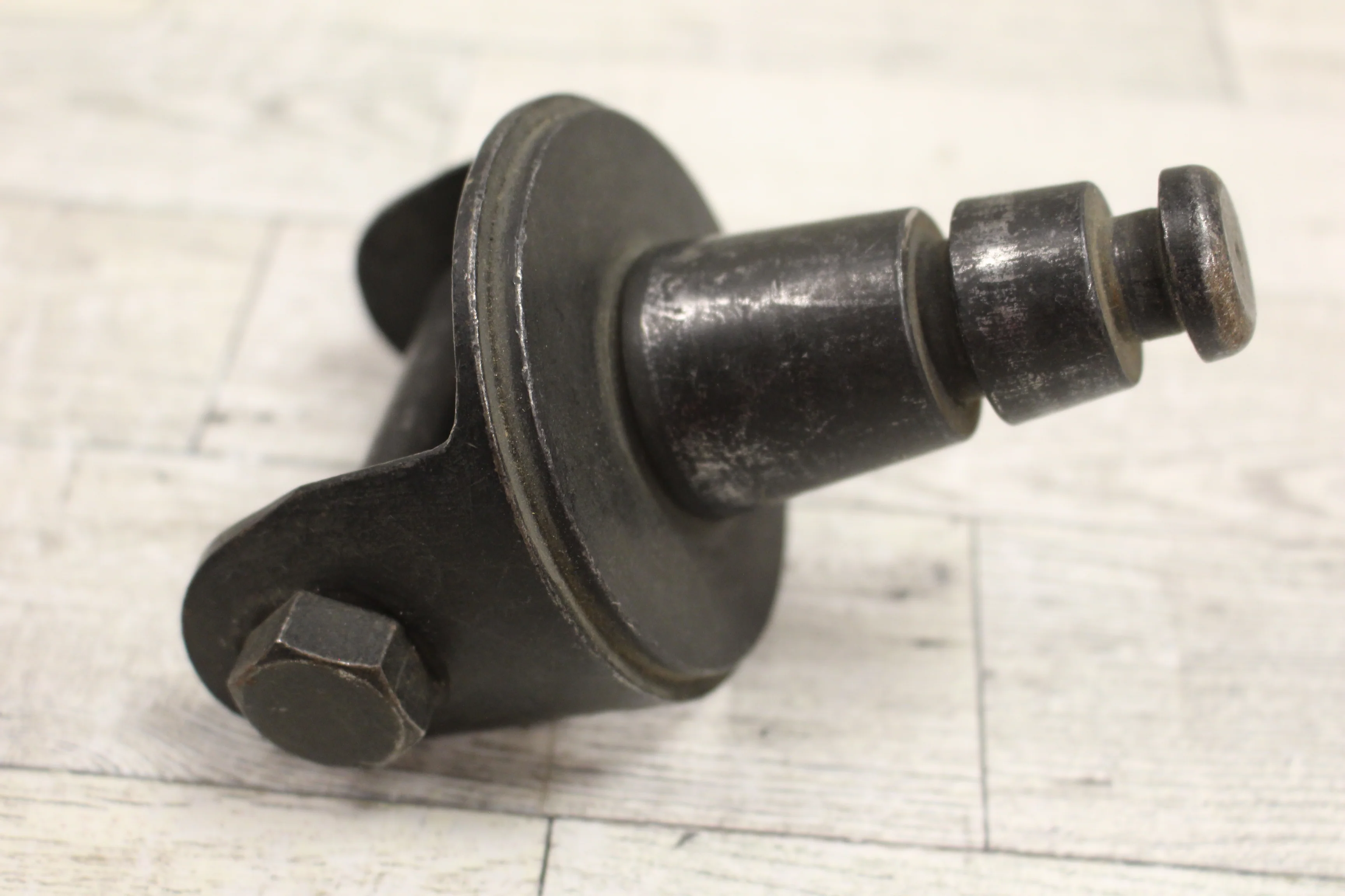 Cal. 20, M3 Machine Gun Tripod Mount Pintle Adapter - C59332 - Used - Image 2