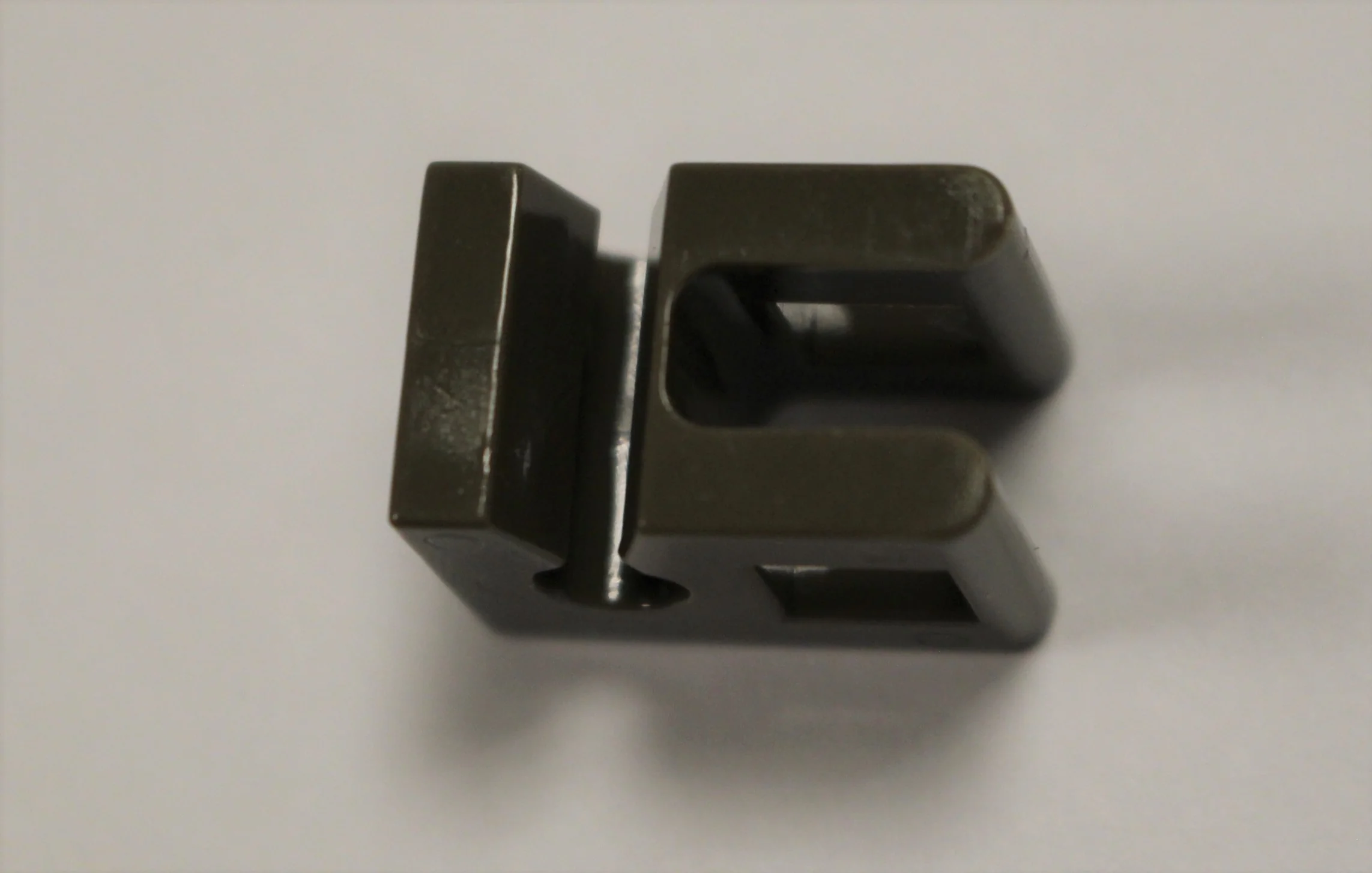 Camouflage Screening System Bracket - Brown (From Woodland Repair Kit) - Image 2