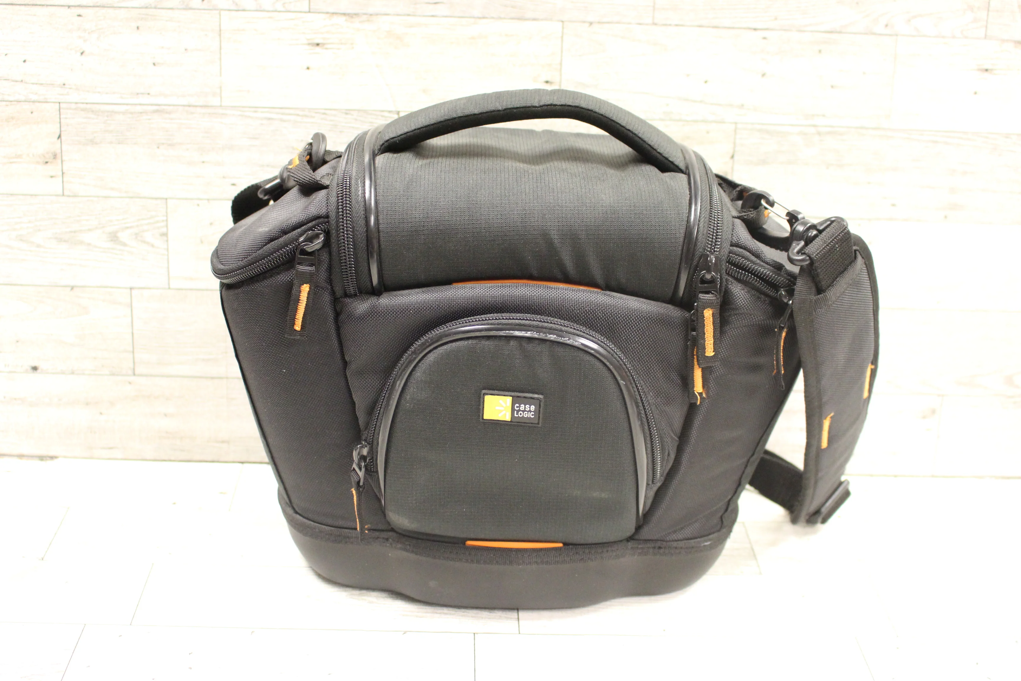 Case Logic Carry Bag - 14" x 11" x 8" - Used