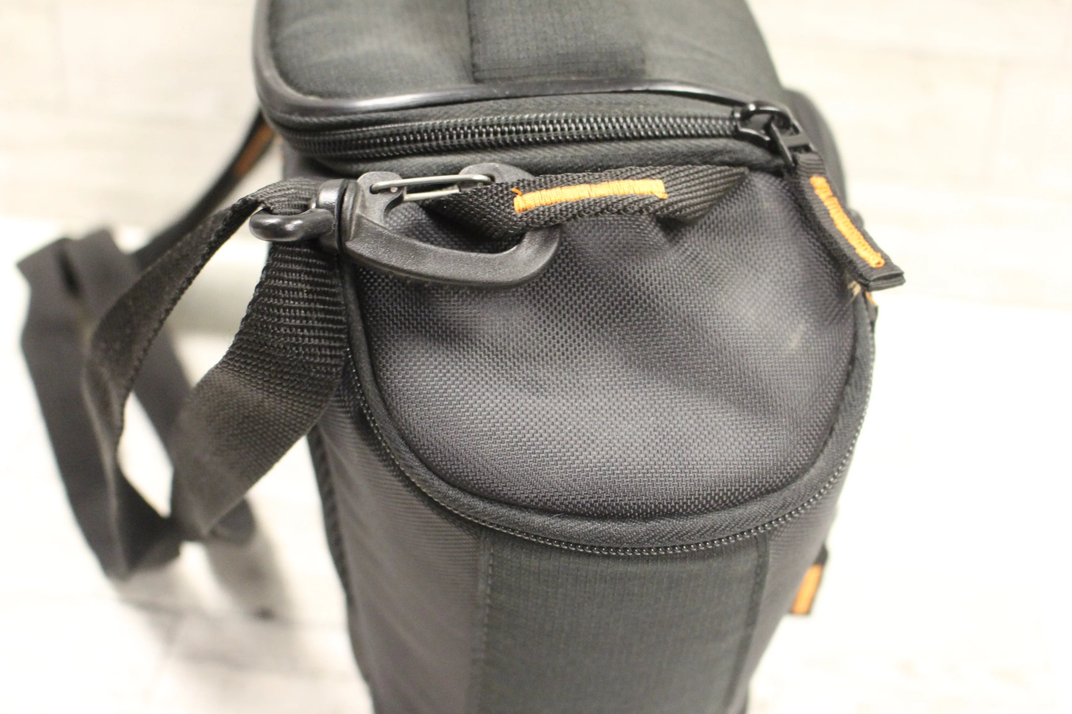 Case Logic Carry Bag - 14" x 11" x 8" - Used - Image 2