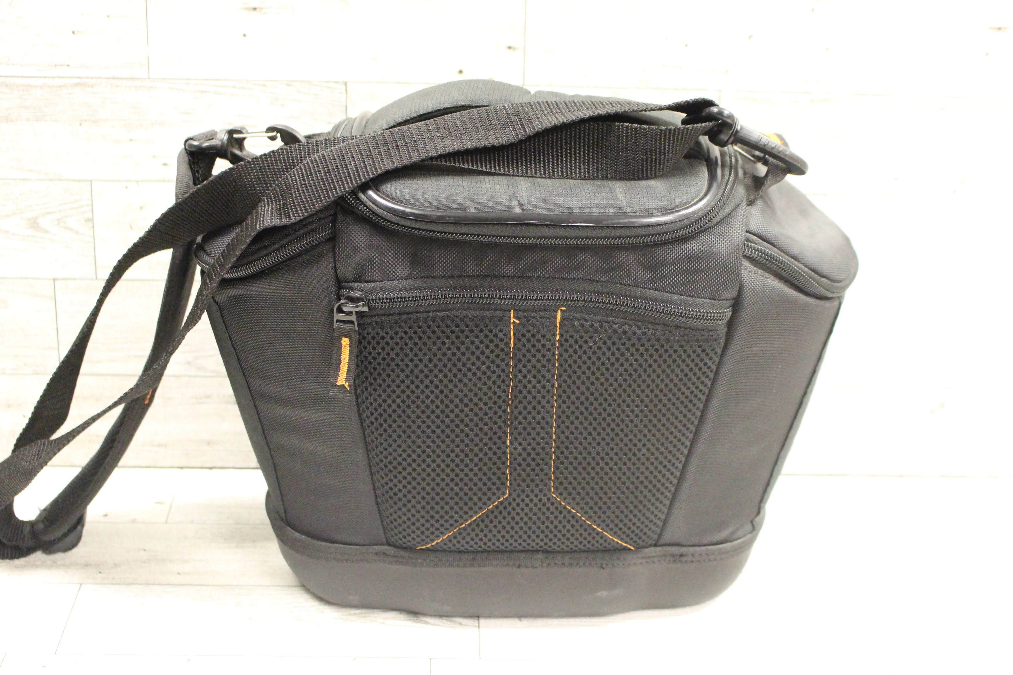 Case Logic Carry Bag - 14" x 11" x 8" - Used - Image 3