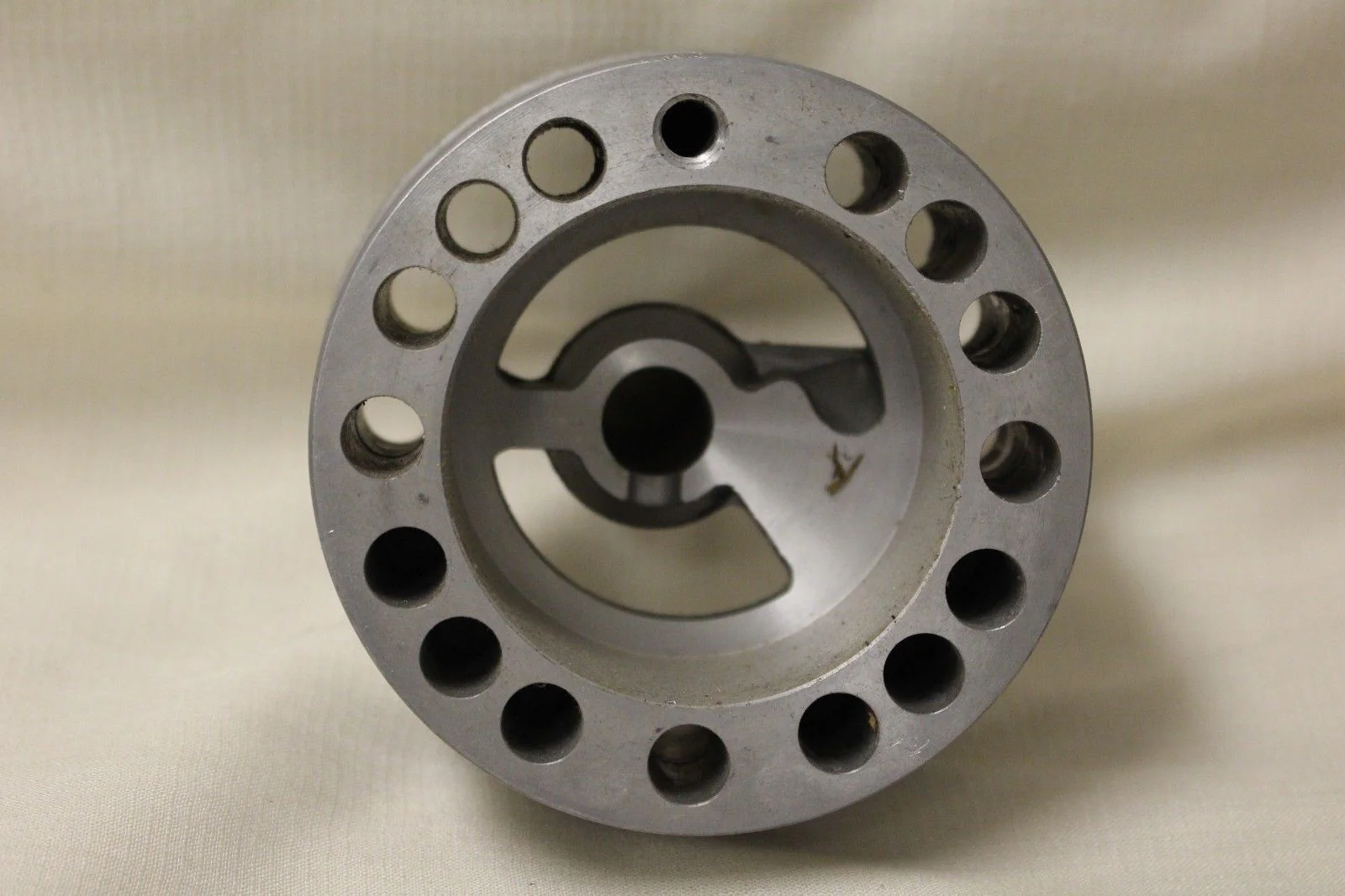 CAT Transmission Housing, P/N 9N-1635, NEW! - Image 4