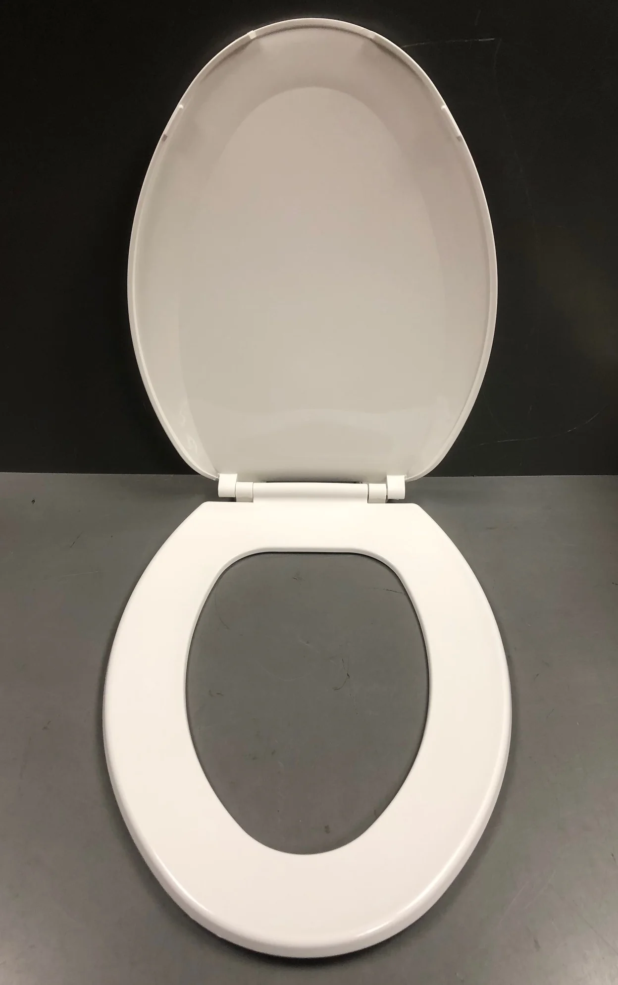 Centoco Solid Plastic Toilet Seat for Elongated Bowl - White - 1600 - New