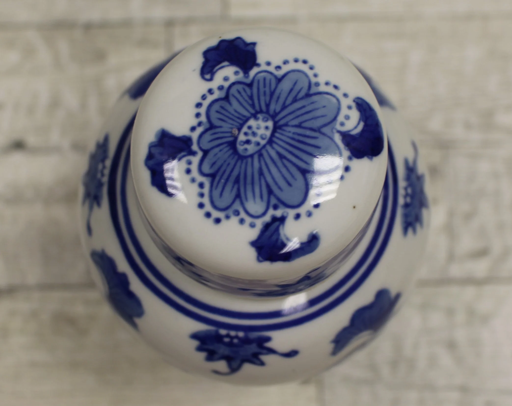 Chinese Porcelain Ginger Jar with Lid - Blue & White - Used - Image 5