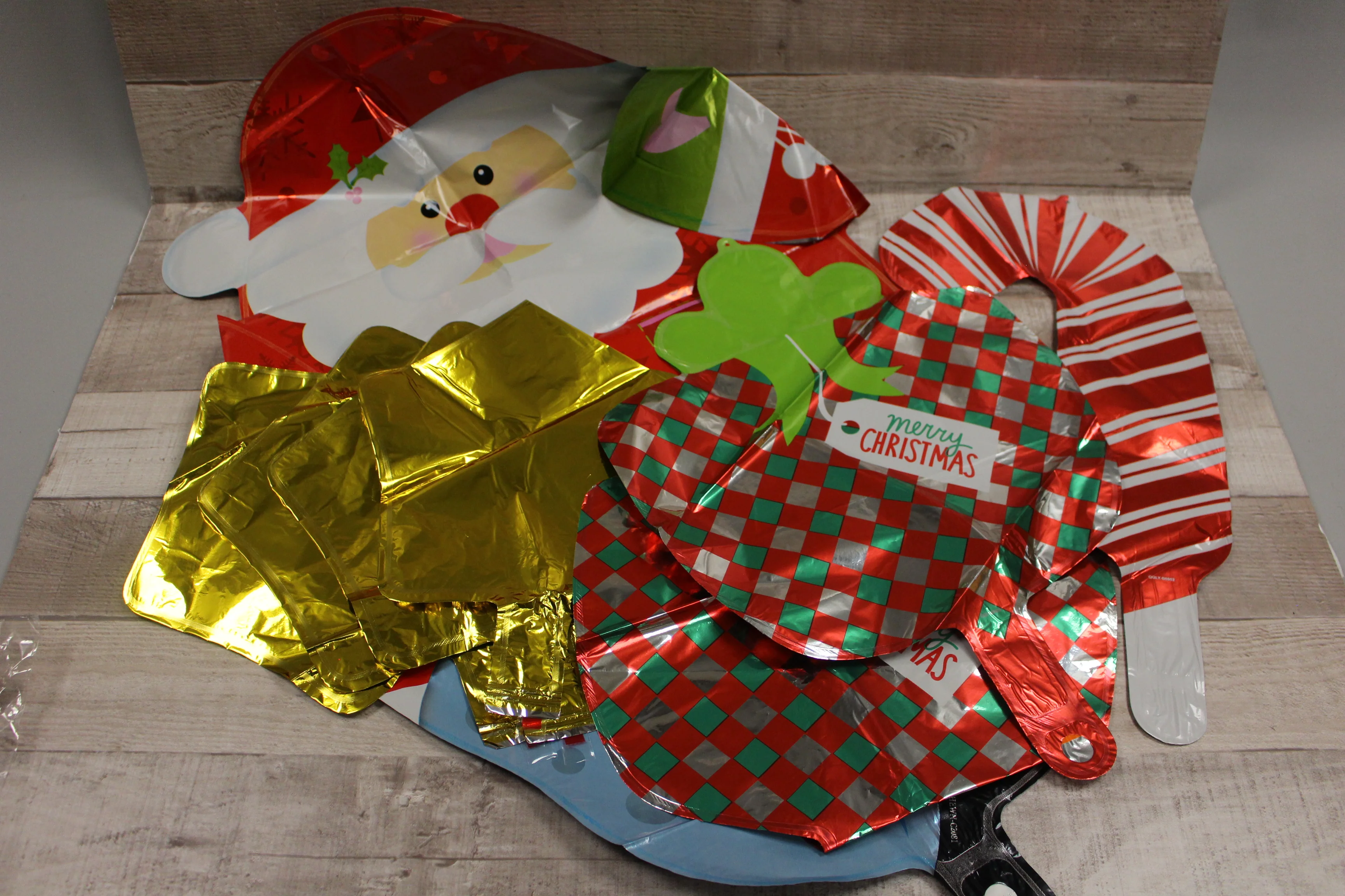 Christmas Decorating Kit - Banner/Balloons/Wall Art - New - Image 6