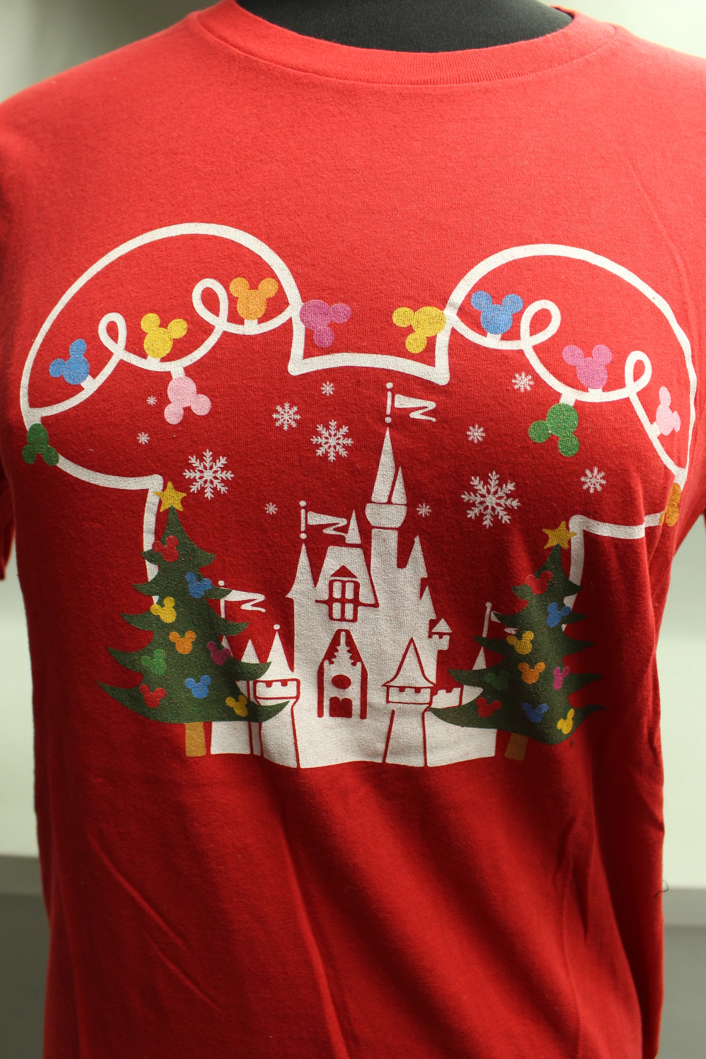 Christmas Disney T-Shirt - Medium - Red - Used - Image 3