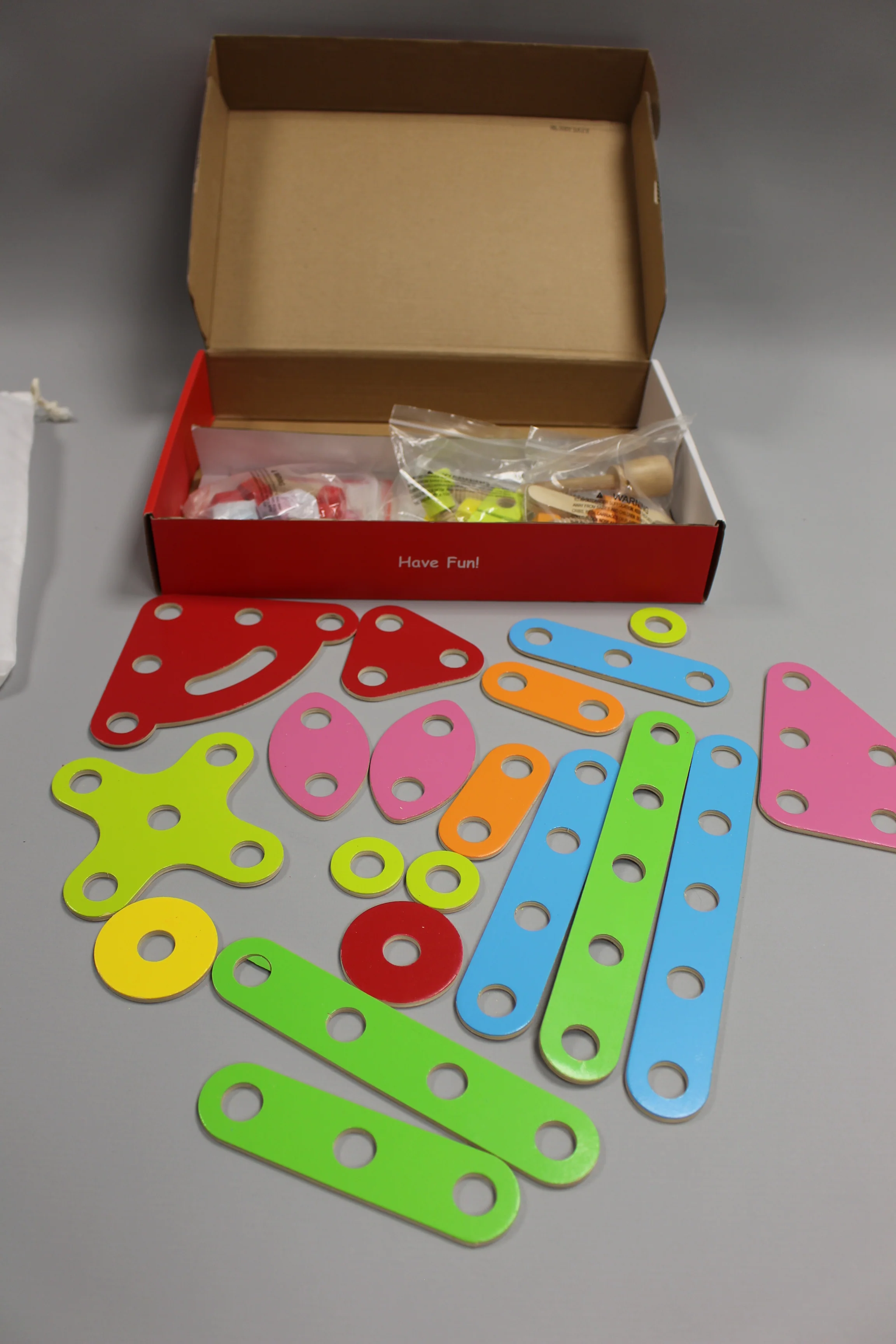Classic World - Wooden Super Construction Set - New - Image 4