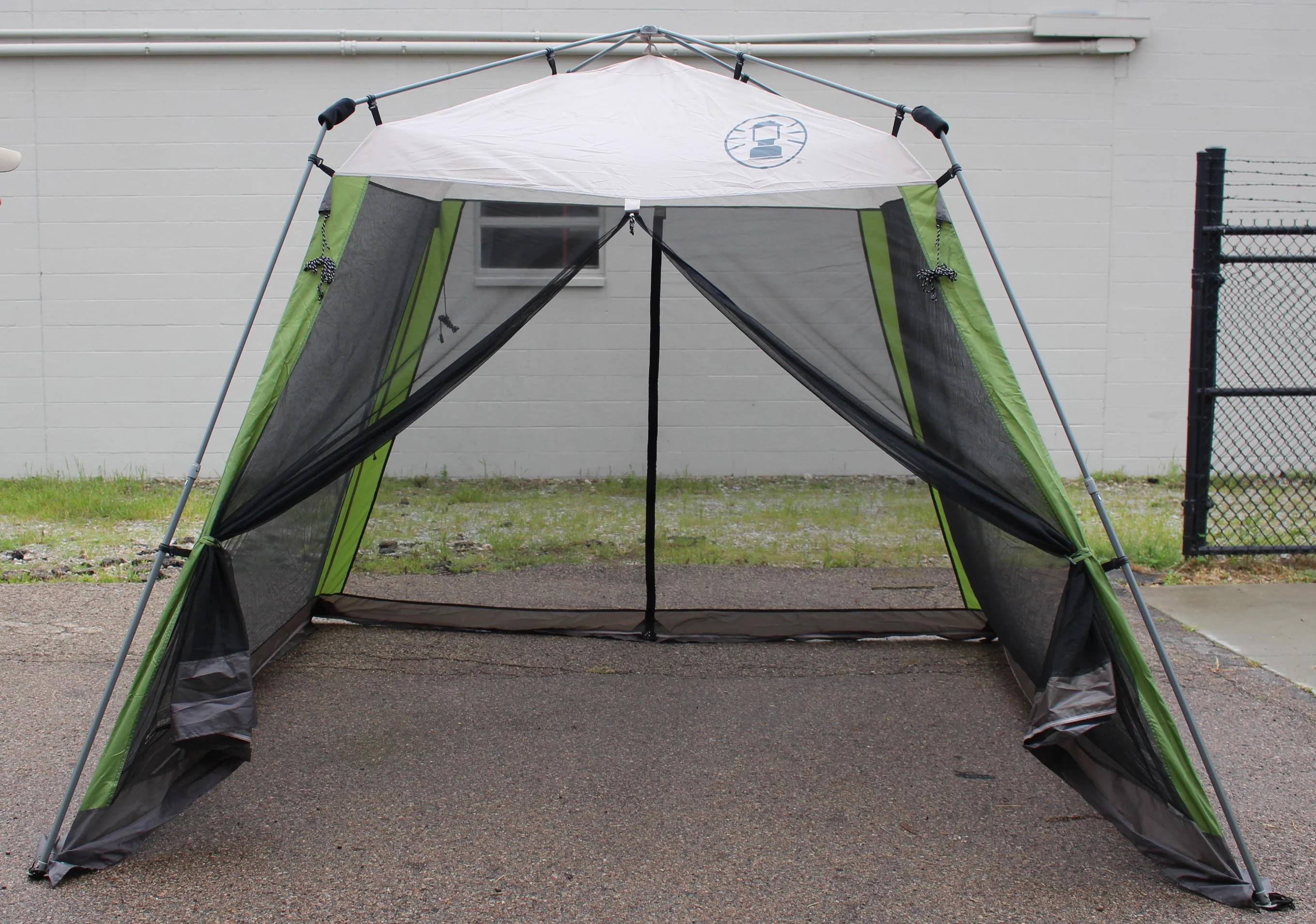 Coleman 10 x 10 Screened Canopy Sun Shelter Tent with Instant Setup - Used - Image 2