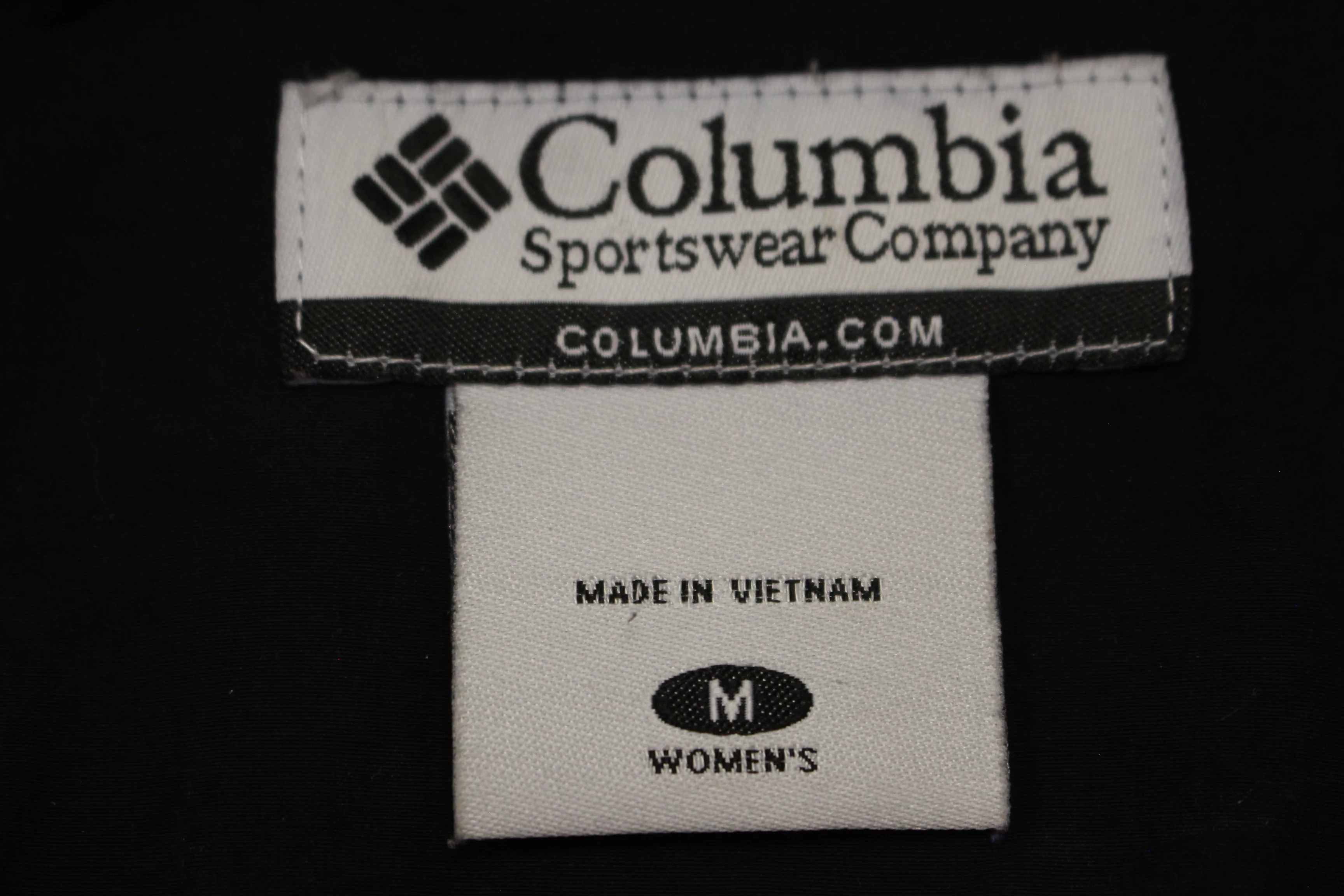 Columbia Omni Shield Women's Travel Trench Coat - Medium - Black - Used - Image 3