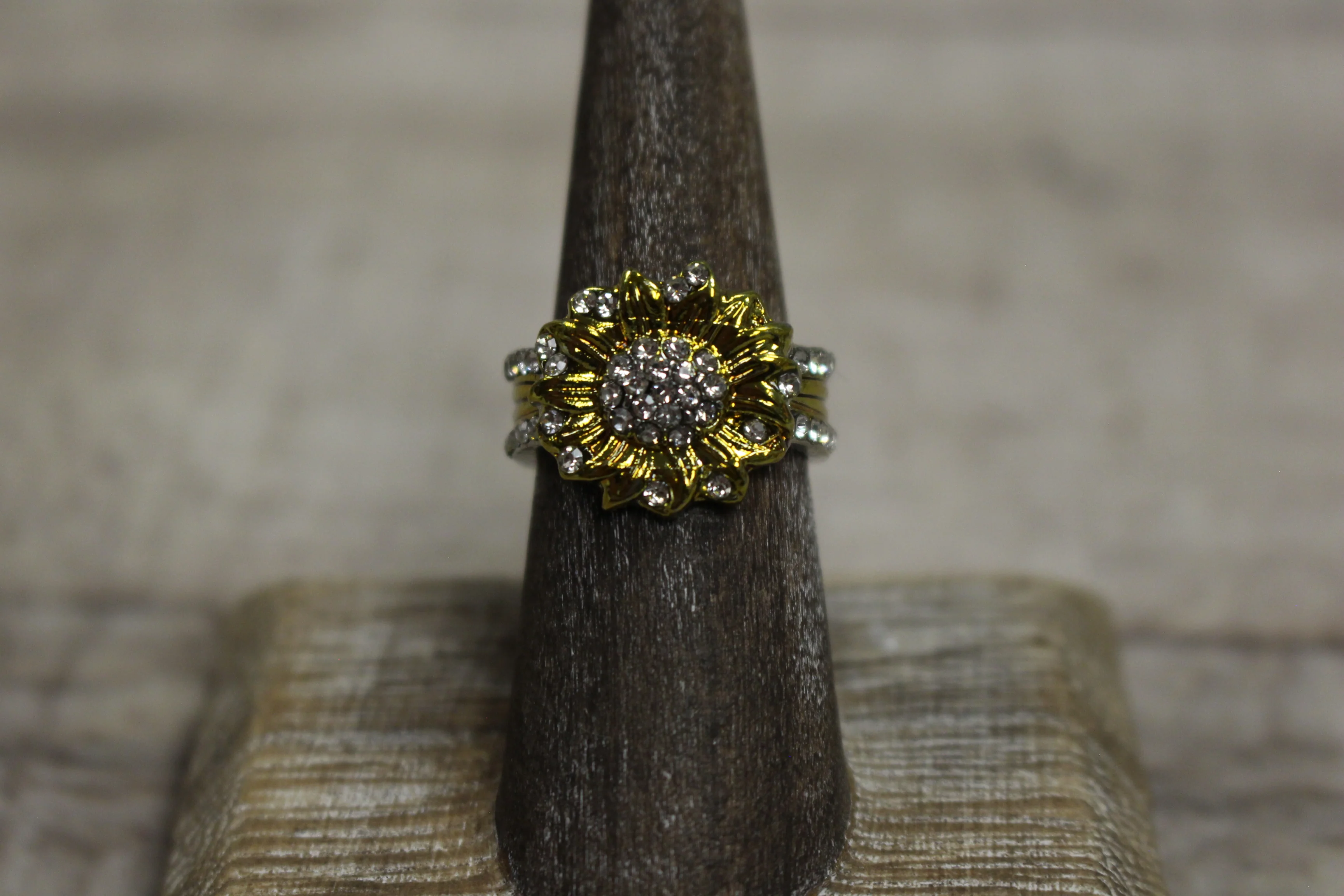 Costume Fashion Jewelry Sparkly Men's Women's Rings -Size: 06 -New - Image 13