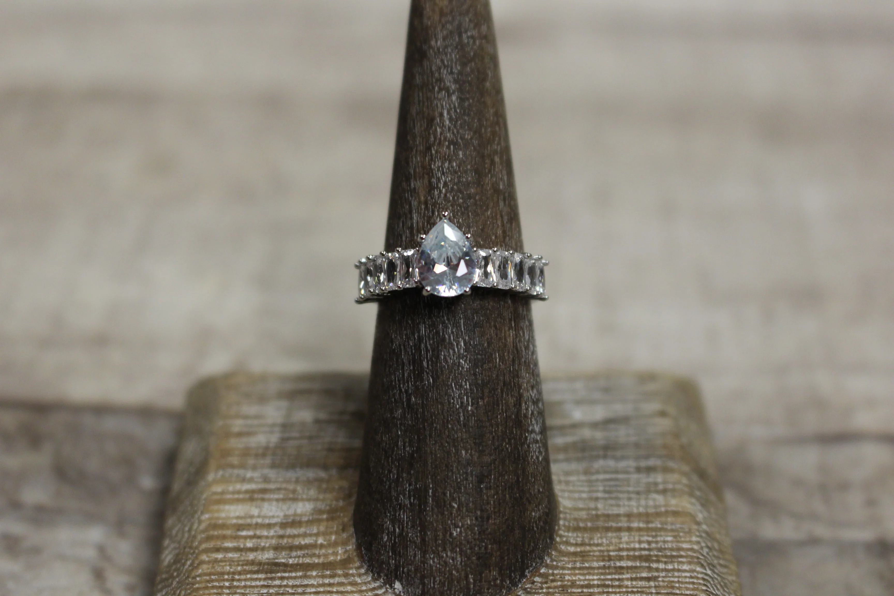 Costume Fashion Jewelry Sparkly Men's Women's Rings -Size: 06 -New - Image 18