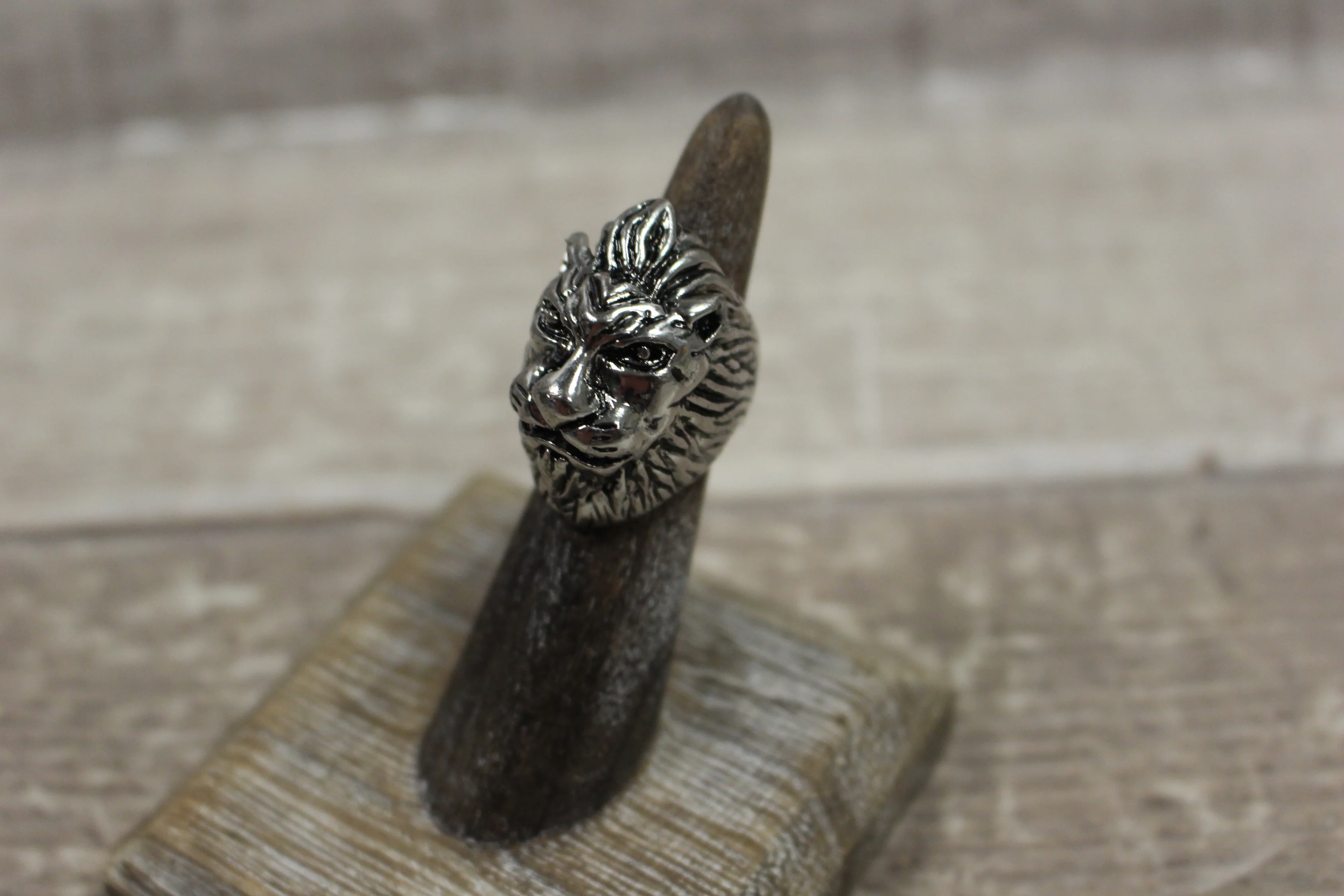 Costume Fashion Jewelry Sparkly Men's Women's Rings -Size: 06 -New - Image 3