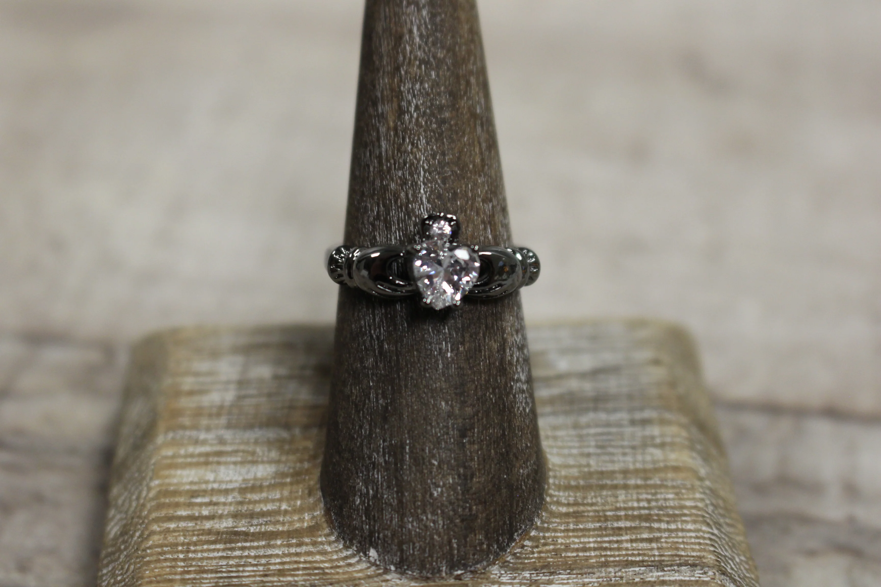 Costume Fashion Jewelry Sparkly Men's Women's Rings -Size: 07 -New - Image 16