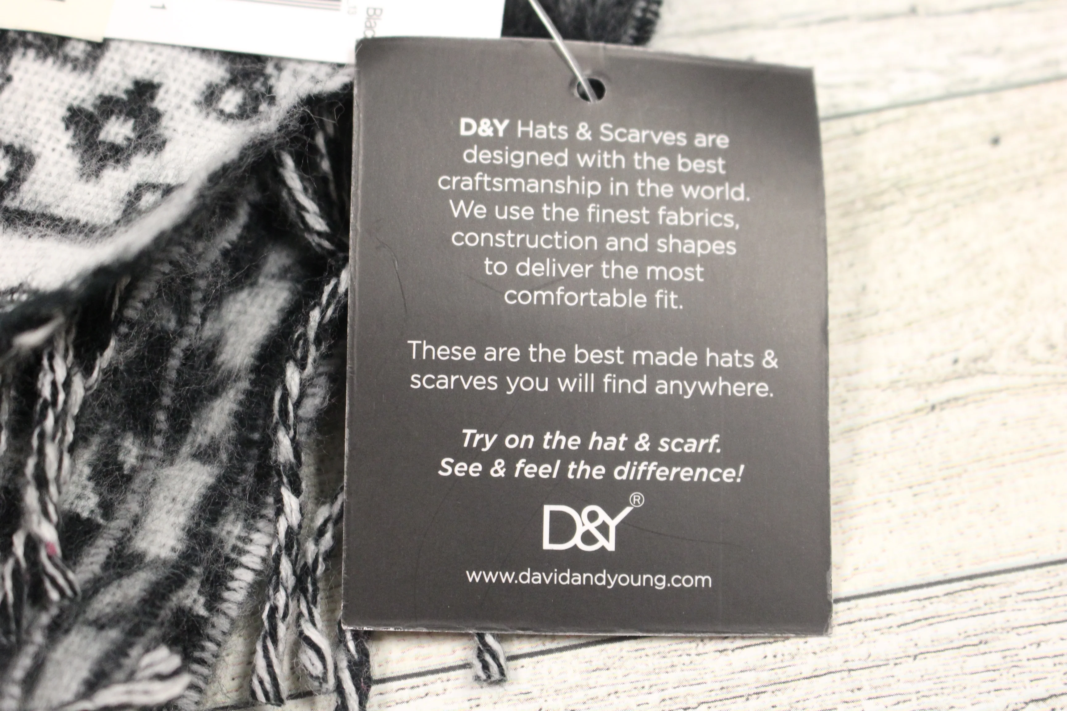 D&Y David & Young Softer Than Cashmere Scarf - New - Image 3