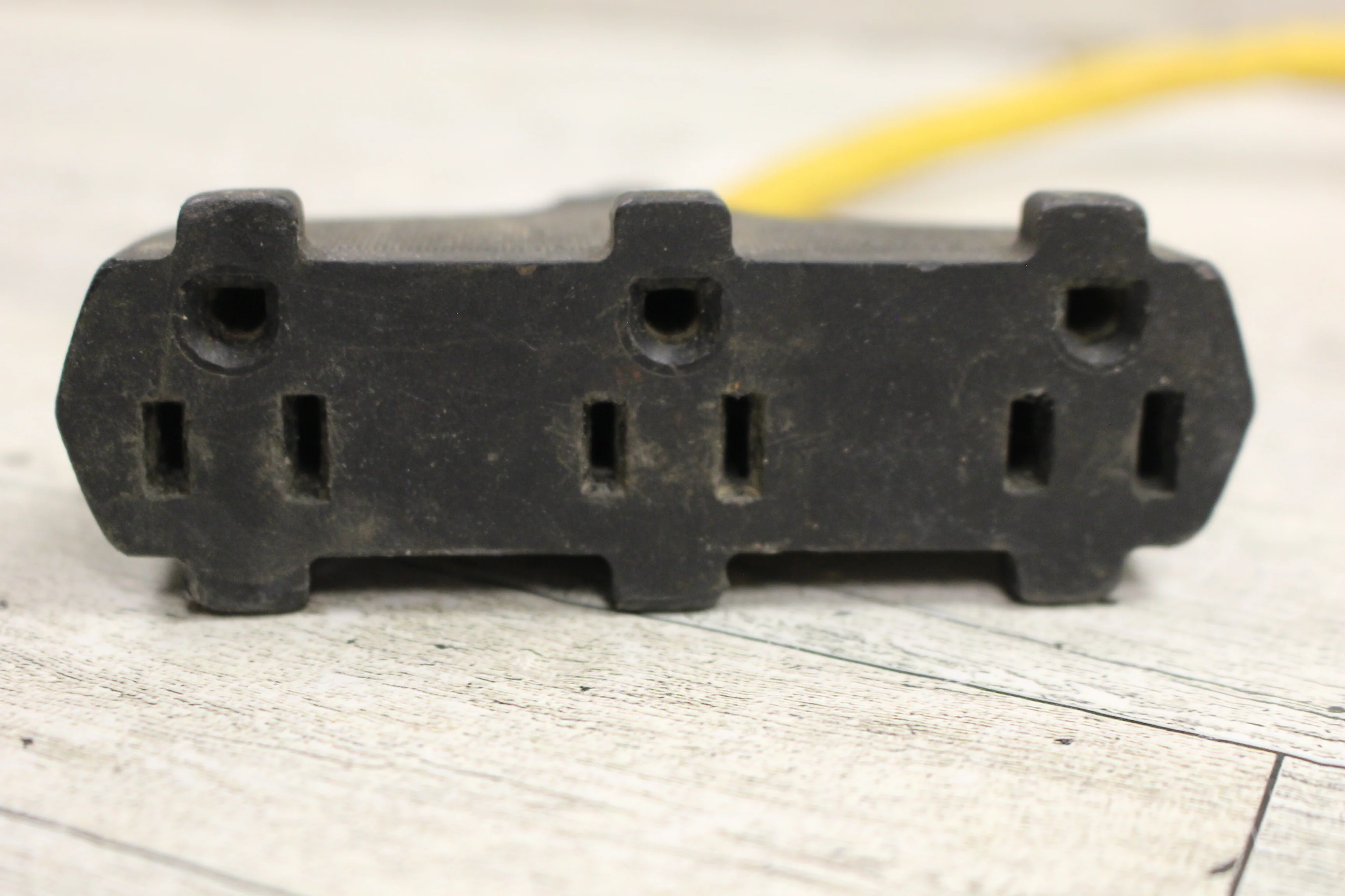 Defiant 2' Inline GFCI Indoor Outdoor Cord -15 Amp 125 Volt 1875 Watt - Used - Image 3