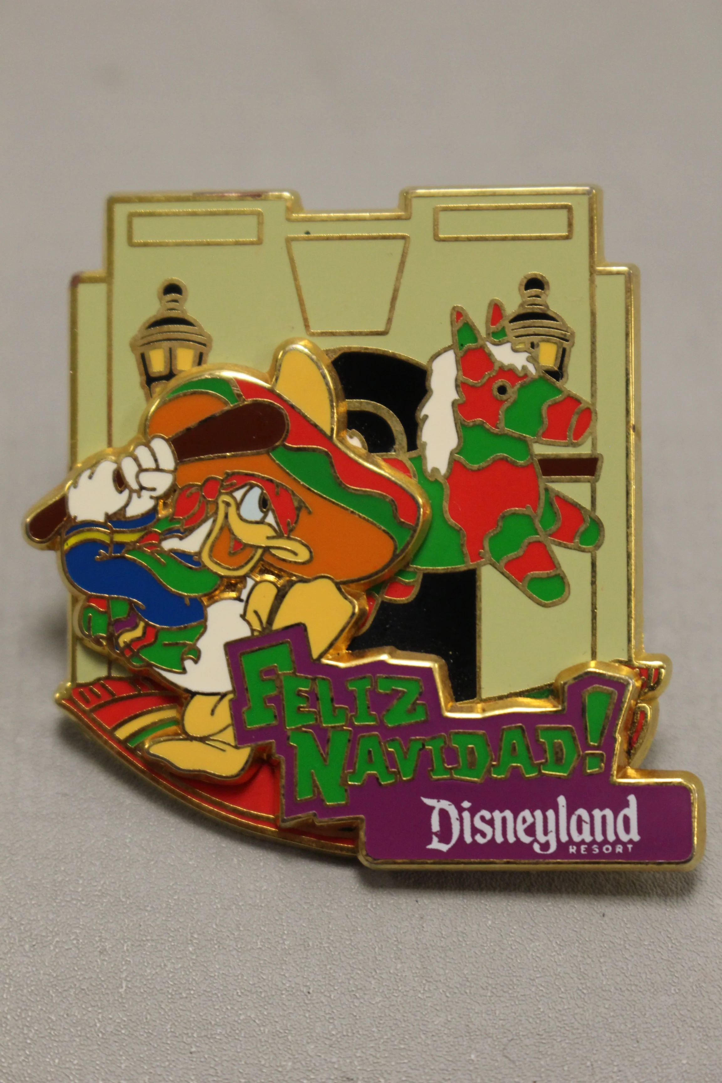 Disneyland 2007 Feliz Navidad Donald Duck Pin - Used