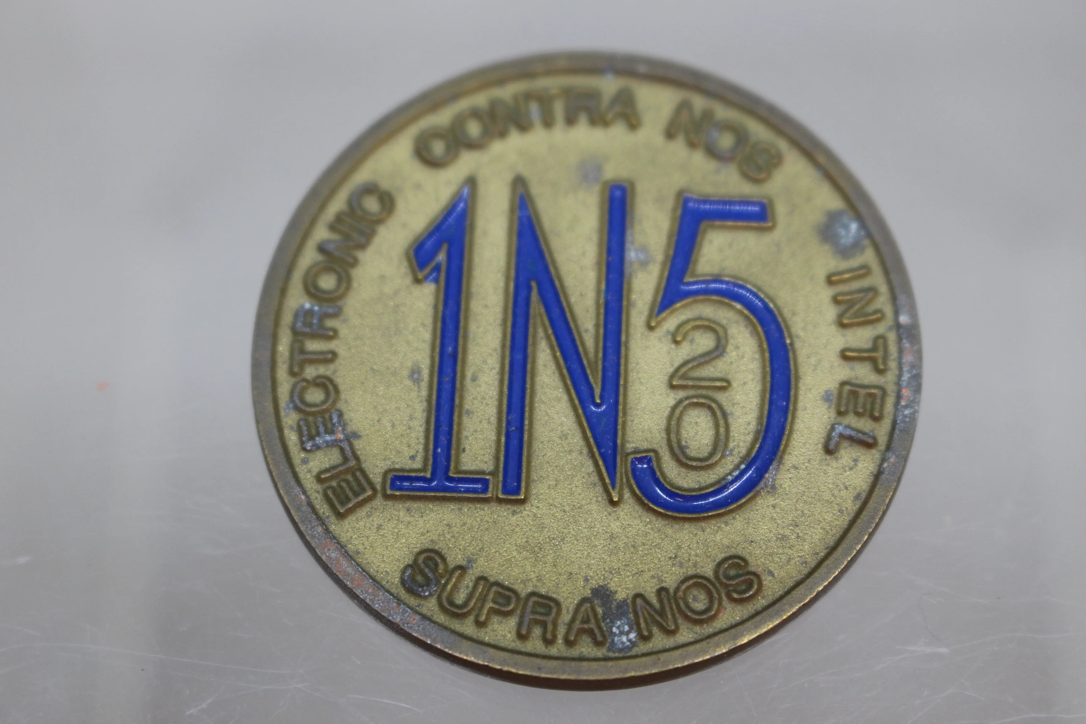 Electronic Contra Nos Intel Supra Nos 1N5 Challenge Coin - Blue & Dark Green
