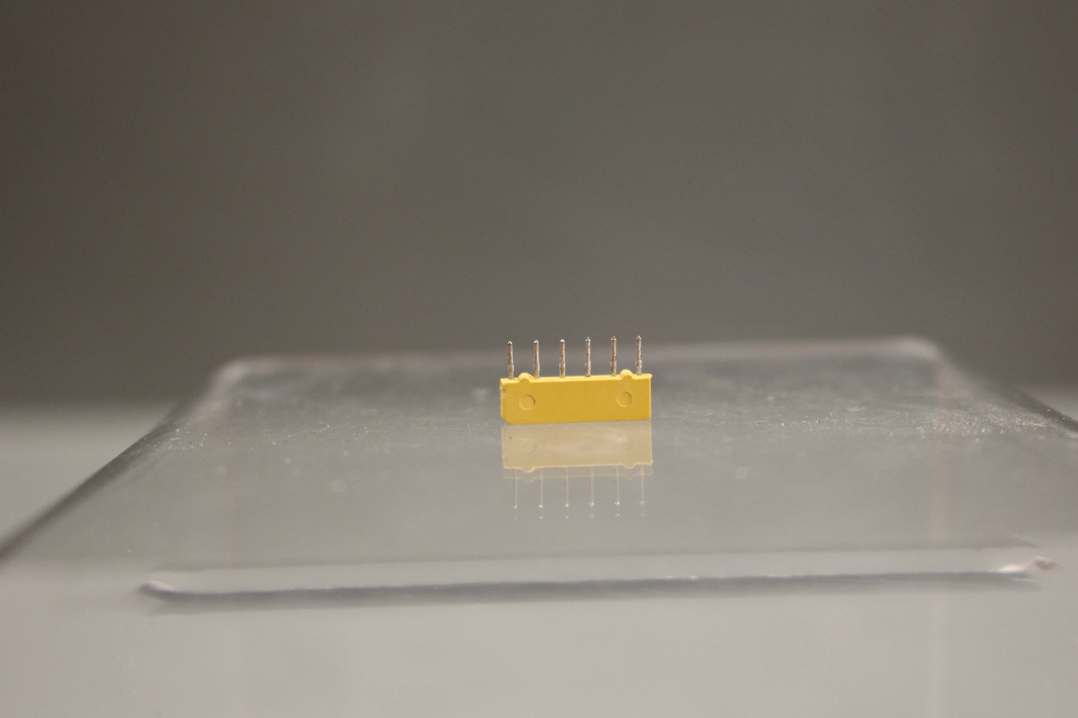 Film Fixed Resistor, 5905-01-386-5835, M8340107K3901GG, New - Image 2