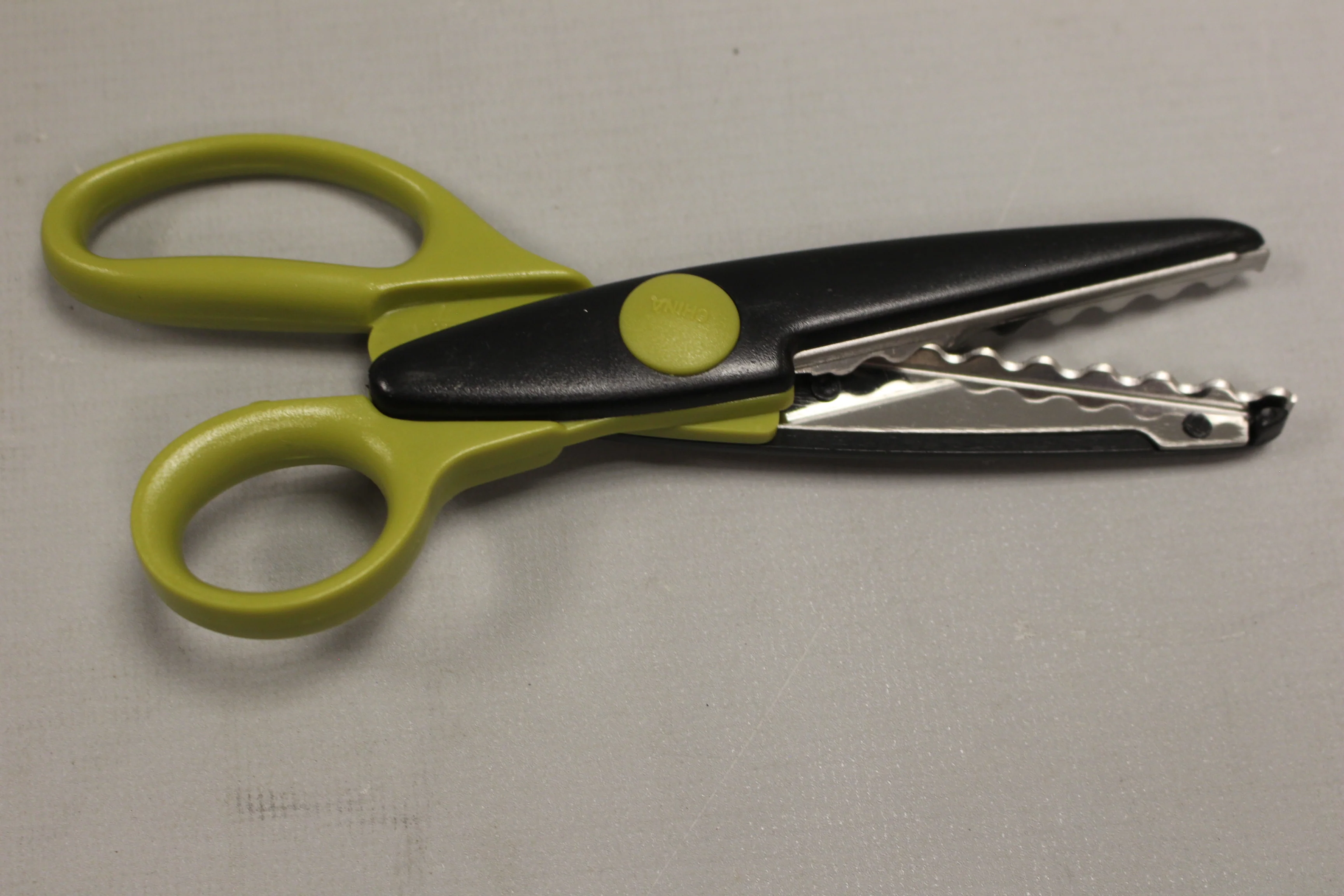 Fiskars Paper Edgers - Corkscrew - Used - Image 2