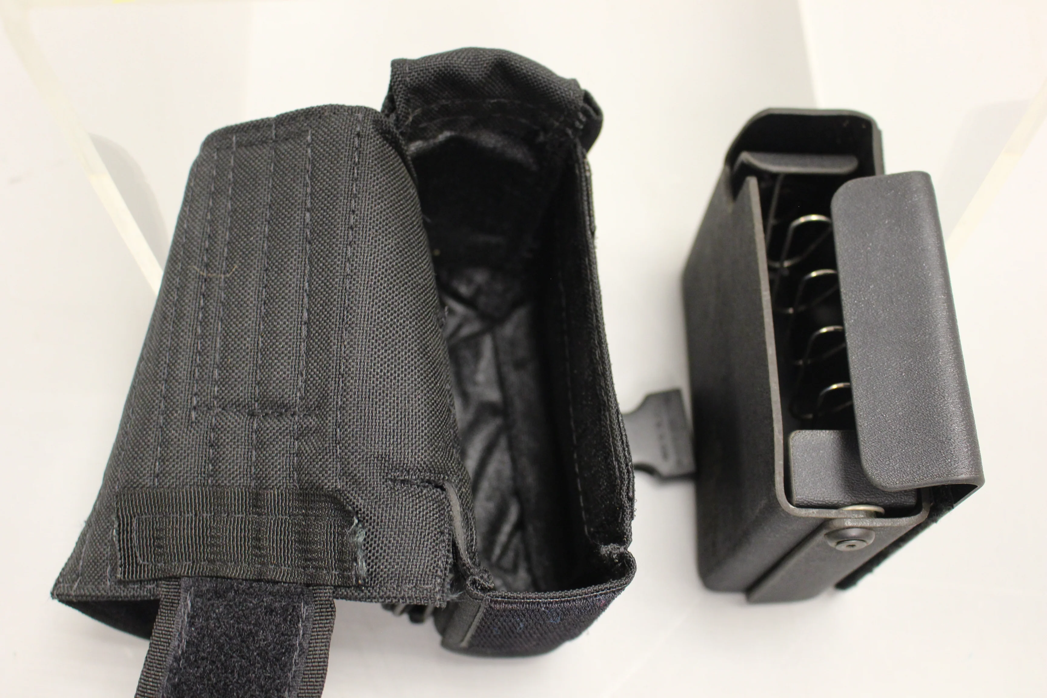 Garrett Industries GI SLMC Spring Loaded Pistol Magazine Carrier Pouch - New - Image 4