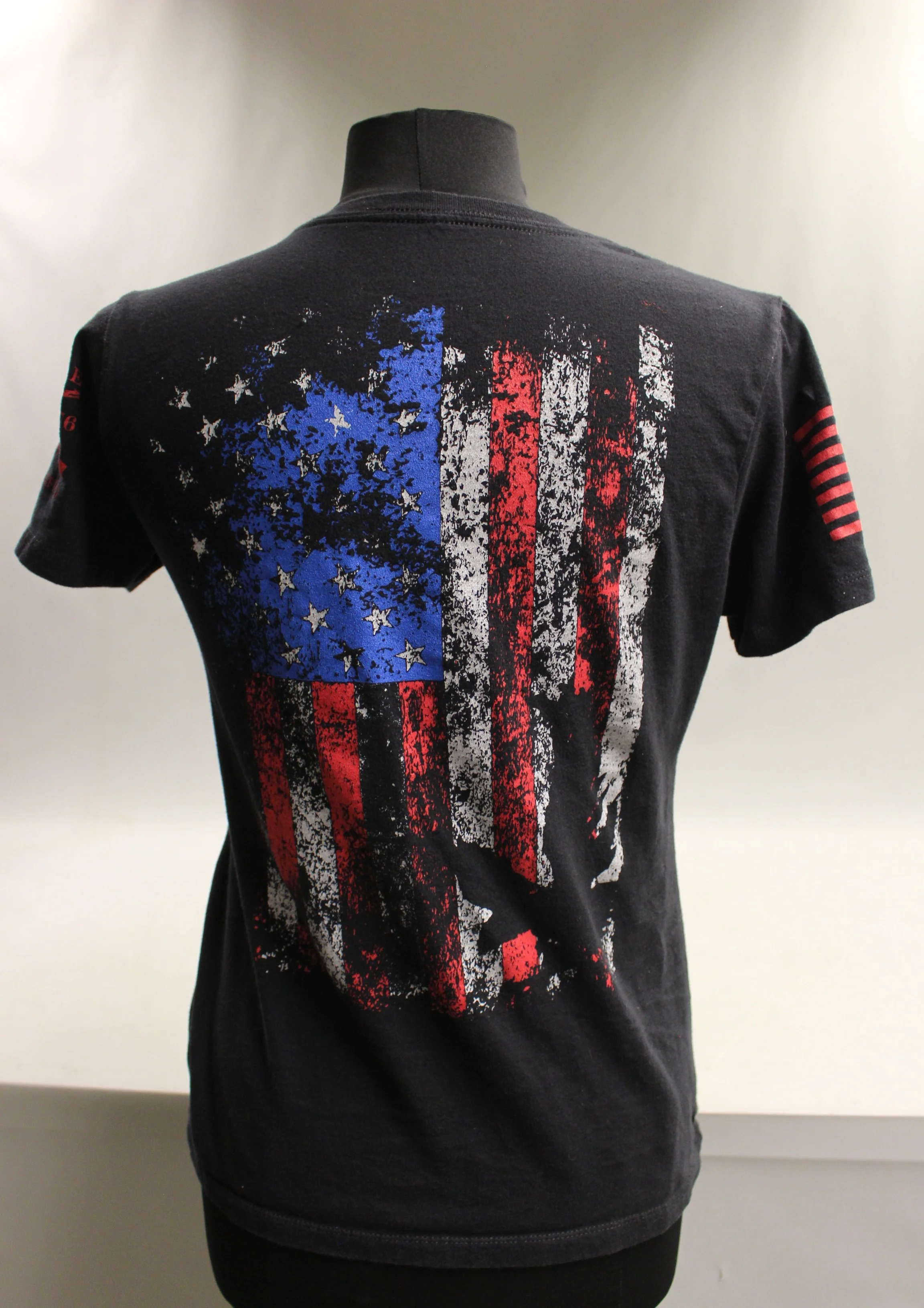 Grunt Style Men's This We'll Defend T Shirt Size - Large - Used