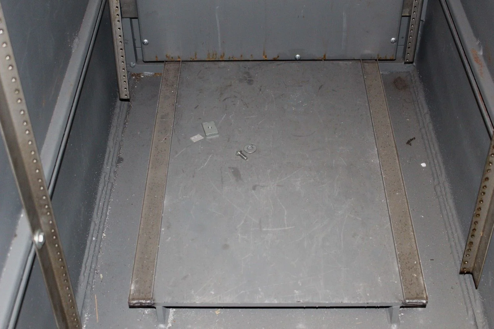 Hamilton Class 5 IPS Information Processing System Security Cabinet - Image 11
