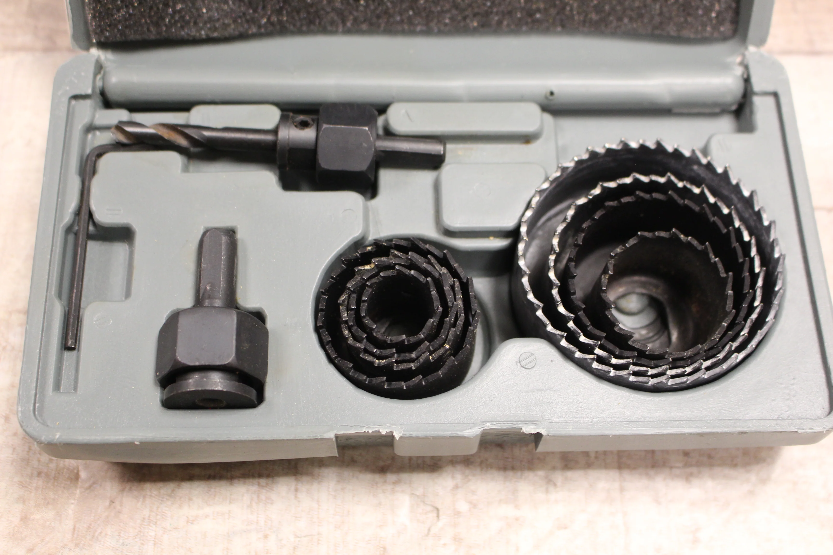 Harbor Freight 13-Piece Hole Saw Kit High Carbon Steel NO. 38425 -Used - Image 2