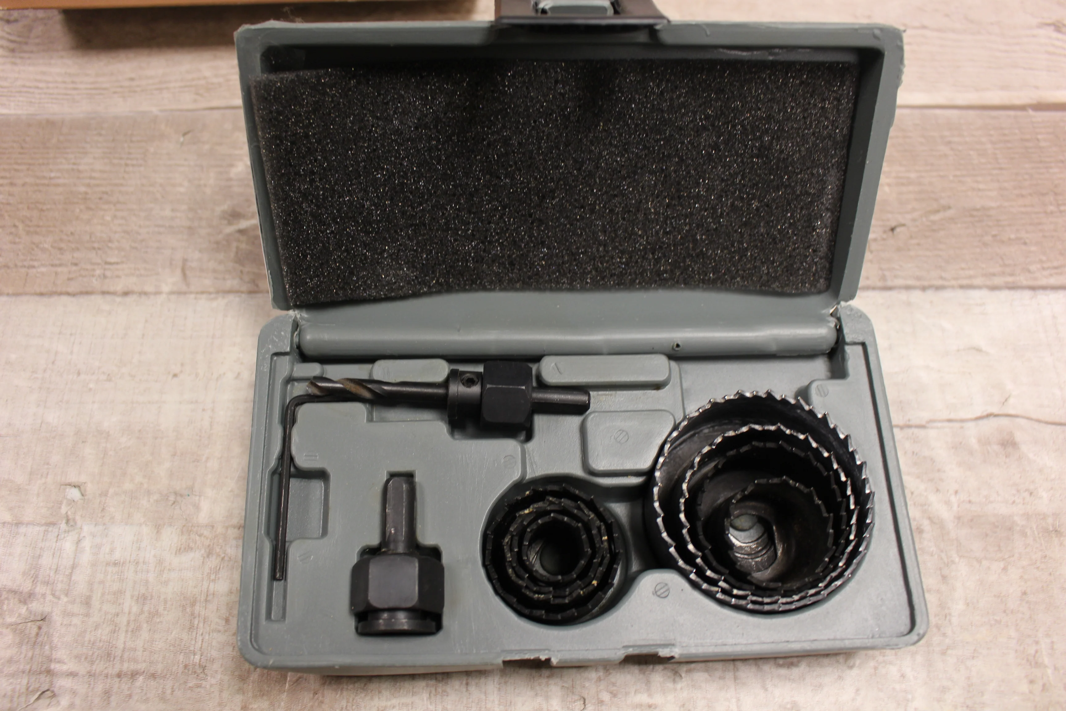 Harbor Freight 13-Piece Hole Saw Kit High Carbon Steel NO. 38425 -Used - Image 3