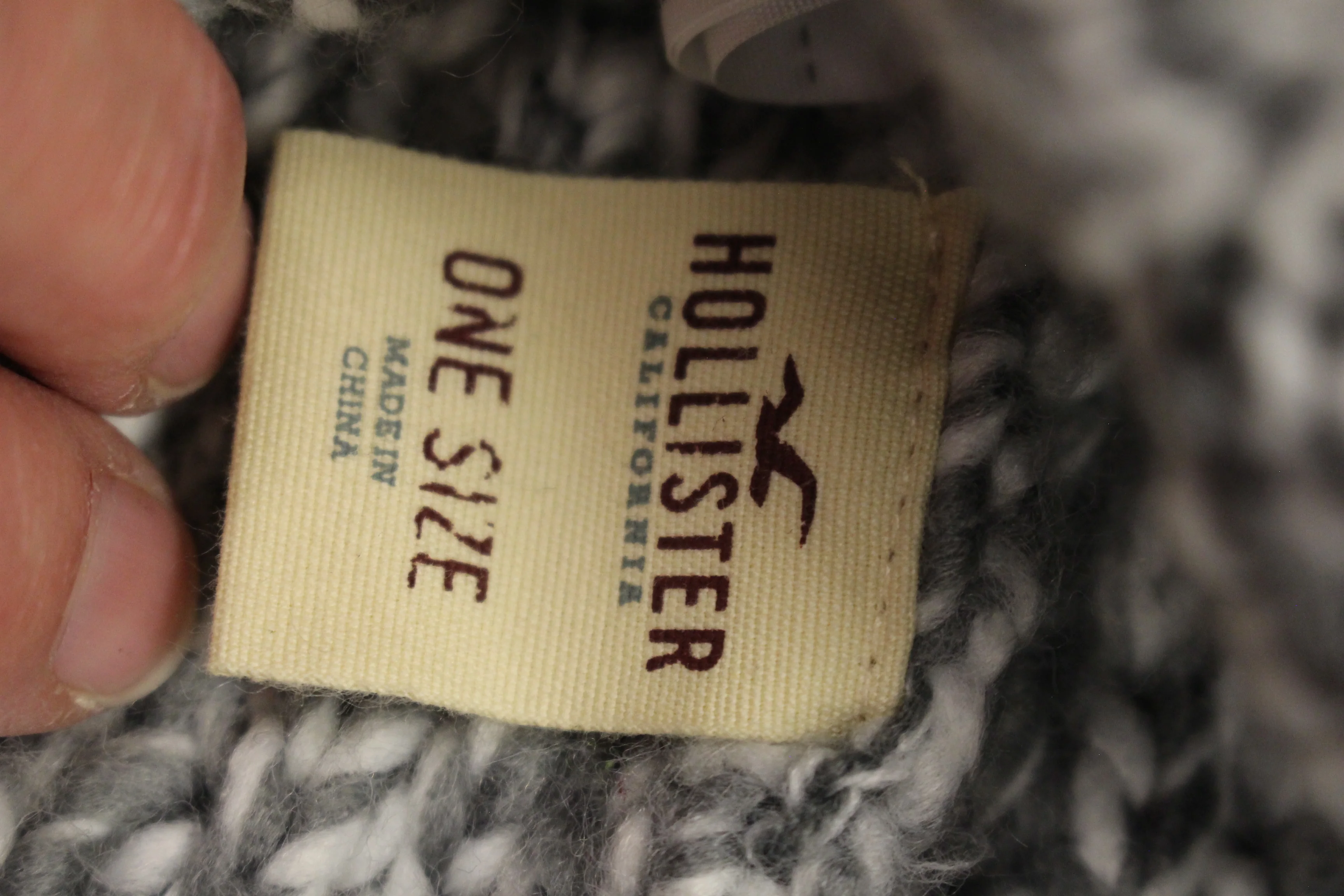 Hollister Winter Ski Hat - OSFA - Used - Image 5