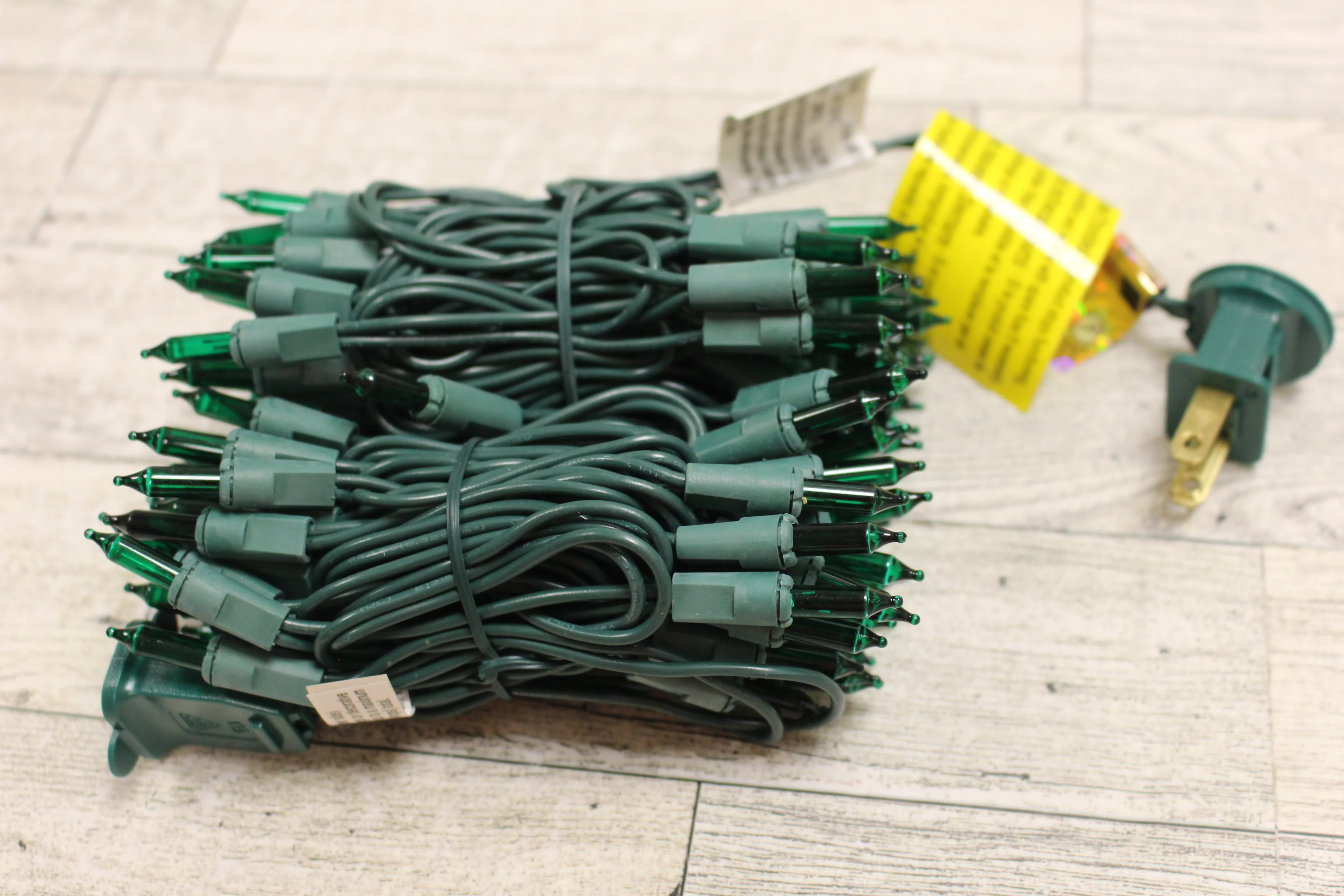 Home Accents Holiday 100 Green Incandescent Mini Lights - New - Image 6