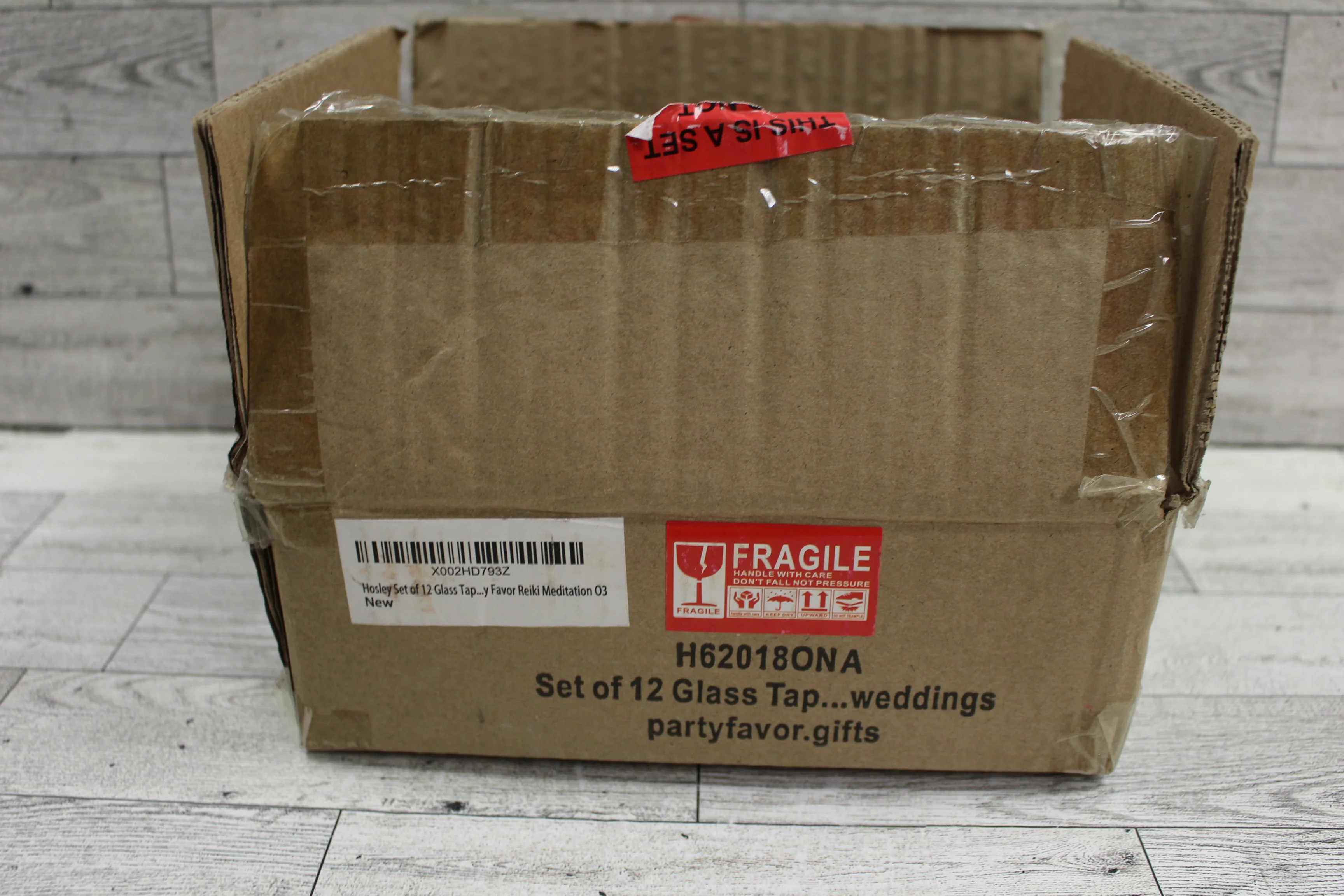 Hosley Set of 12 Glass Taper Candle Holders - New - Image 4