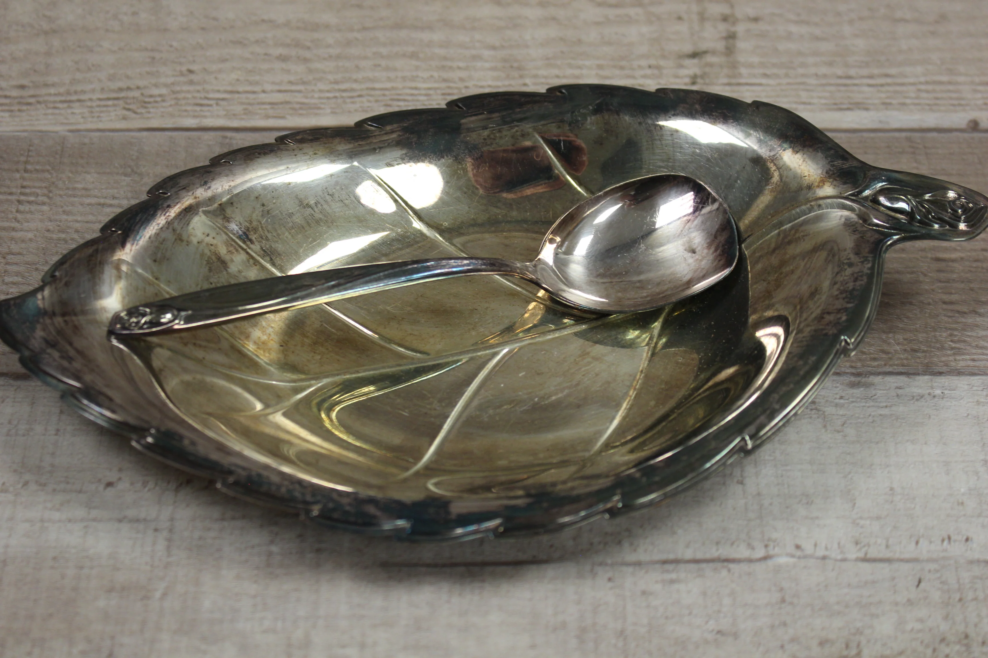 International DeepSilver Leaf Dish/Plate with Silver Spoon - Anniversary Rose - Includes box -Used - Image 2