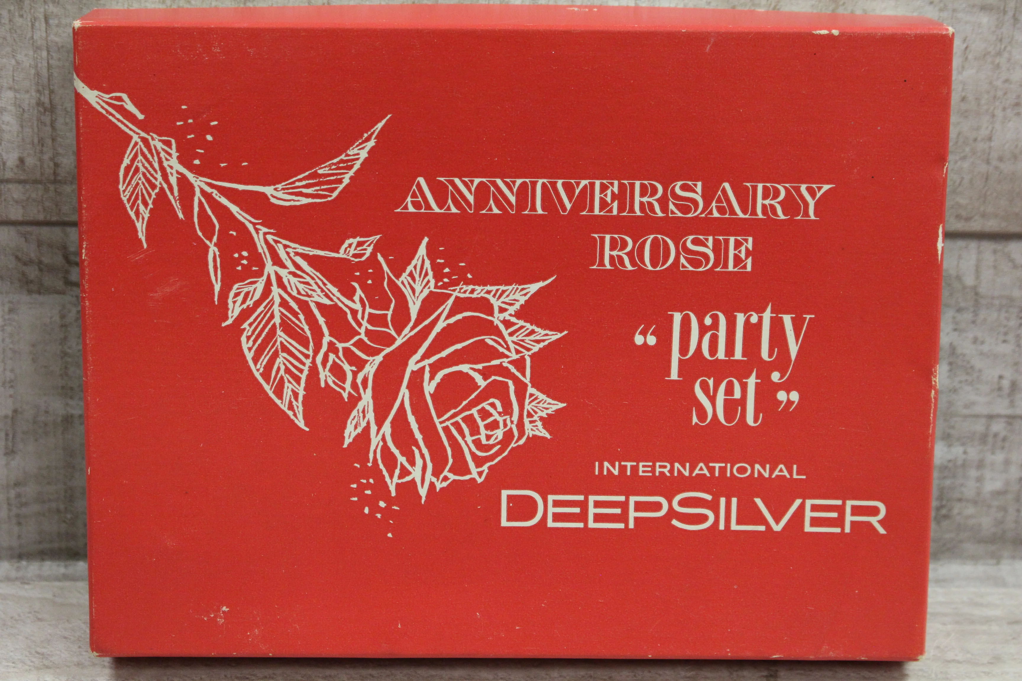 International DeepSilver Leaf Dish/Plate with Silver Spoon - Anniversary Rose - Includes box -Used - Image 3