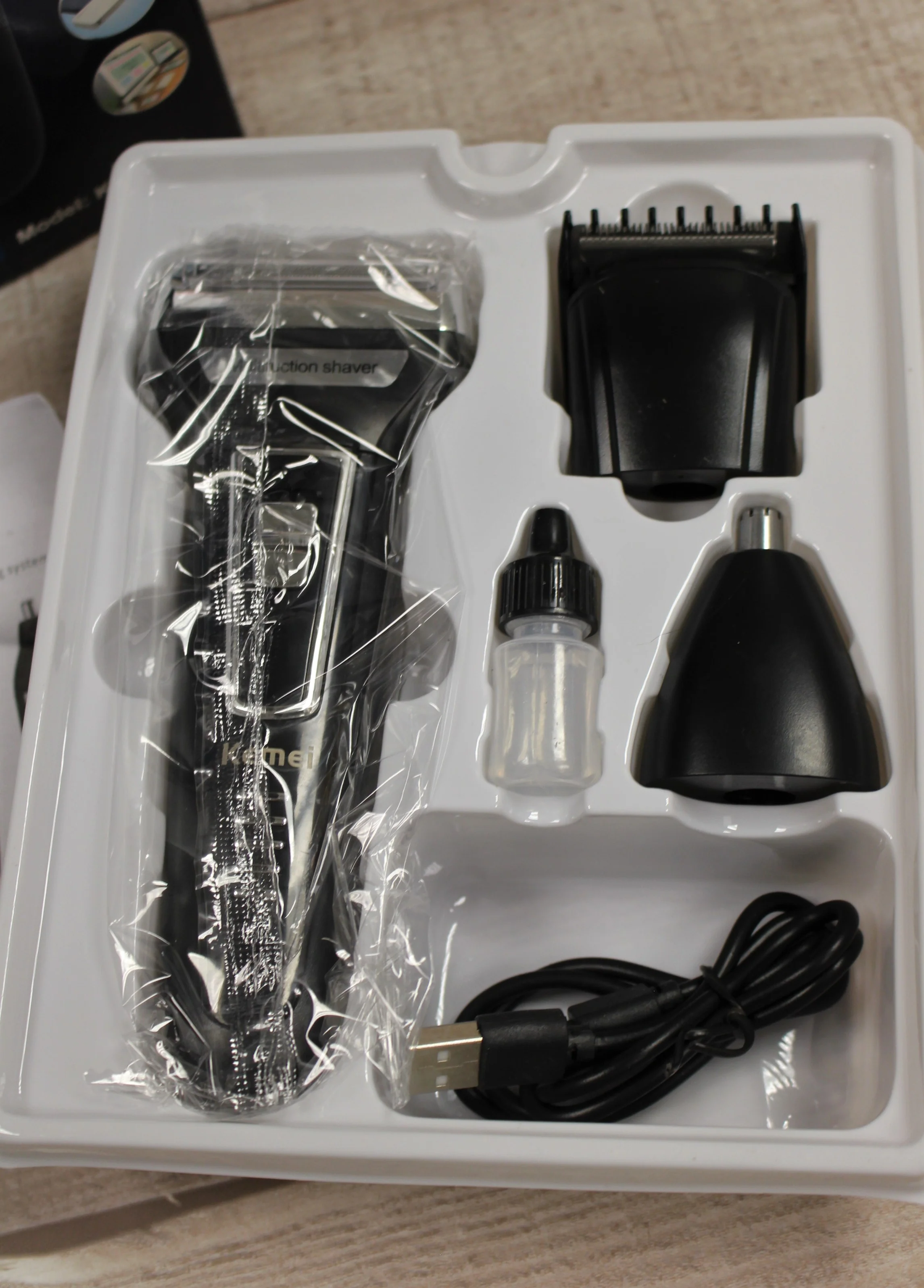 Kemei Multifunction 3 in one Rechargeable Shaver Hair Clipper Nose Trimmer - New - Image 4