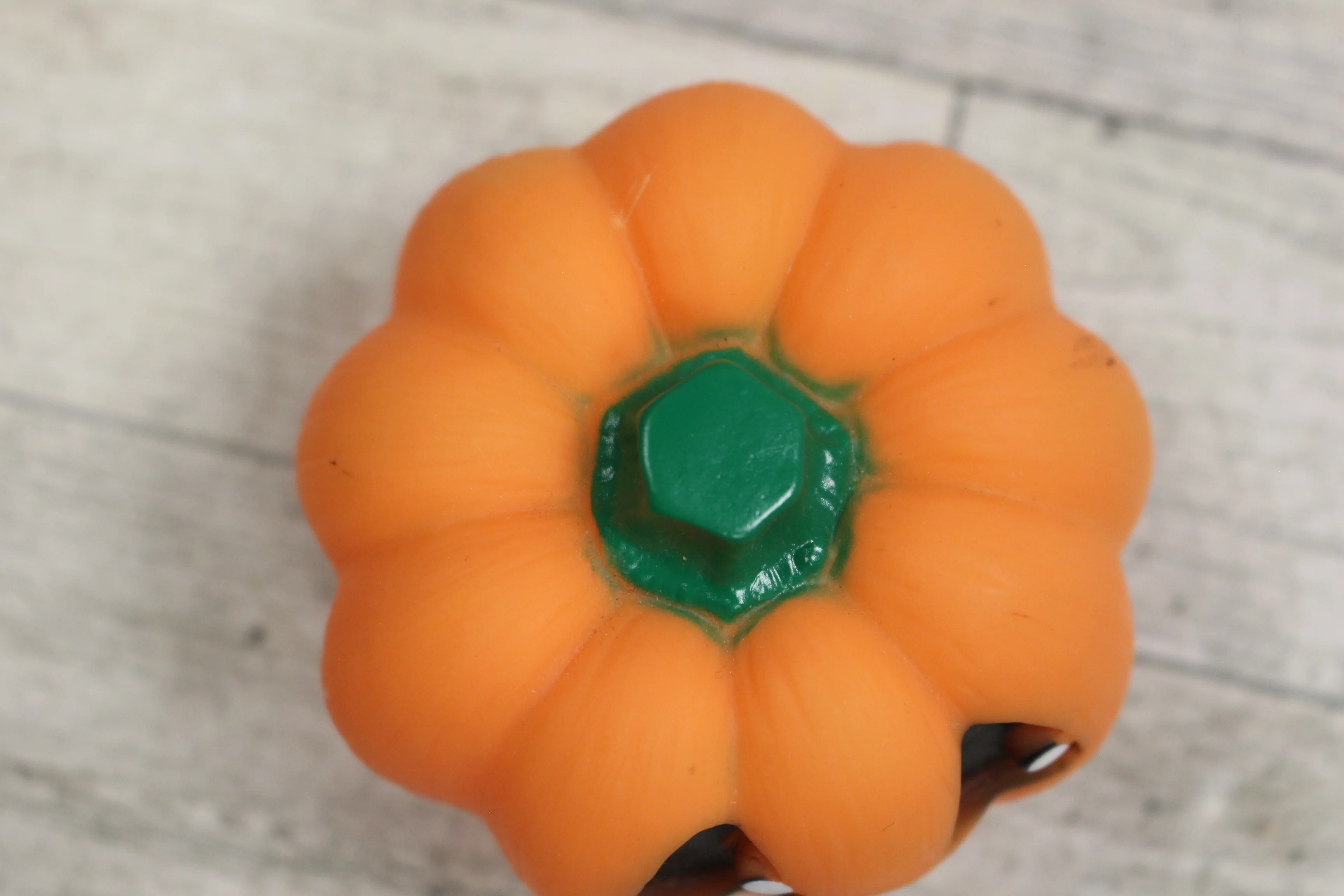 LED Color Changing 3" Plastic Pumpkin - Used - Image 4