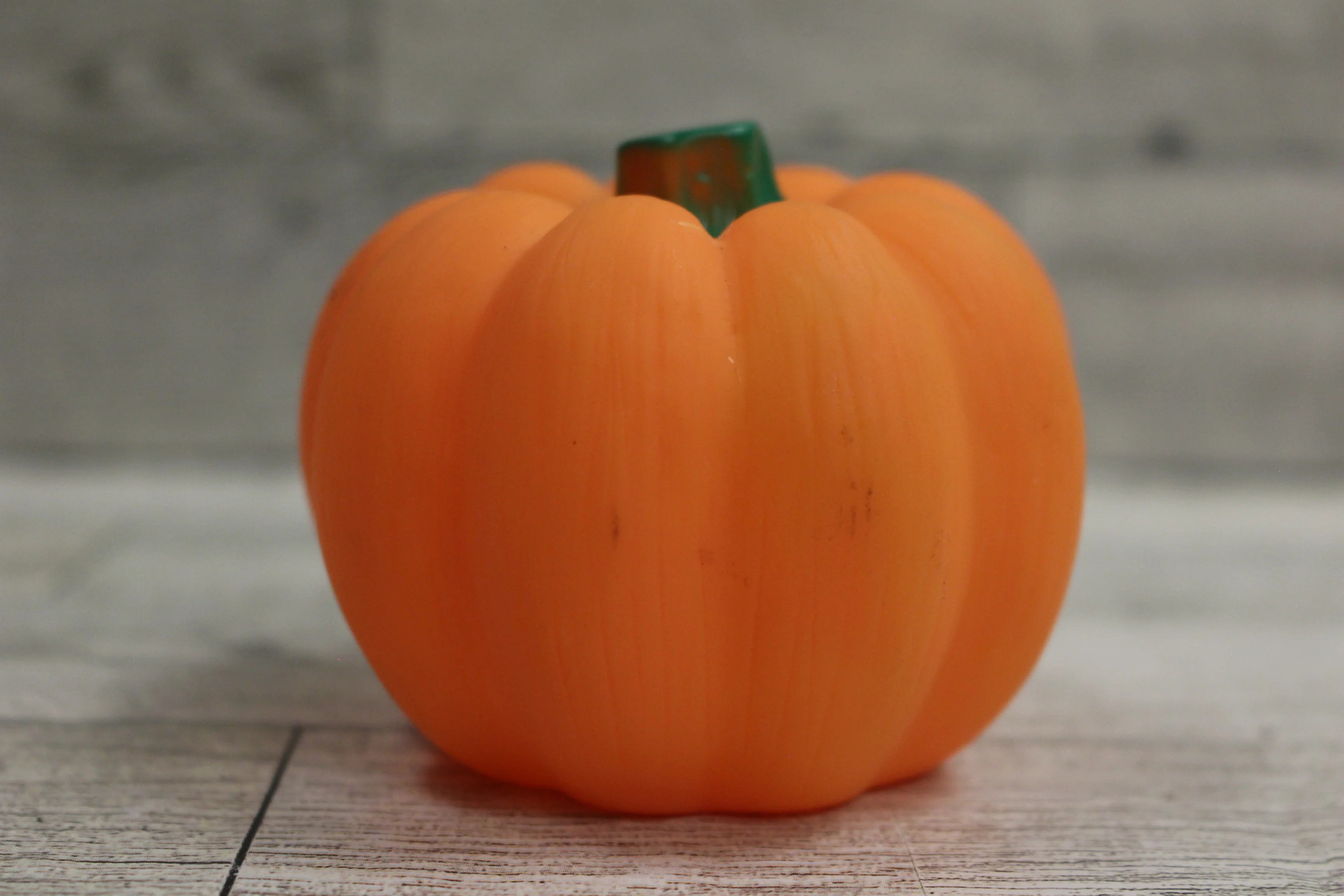 LED Color Changing 3" Plastic Pumpkin - Used - Image 7