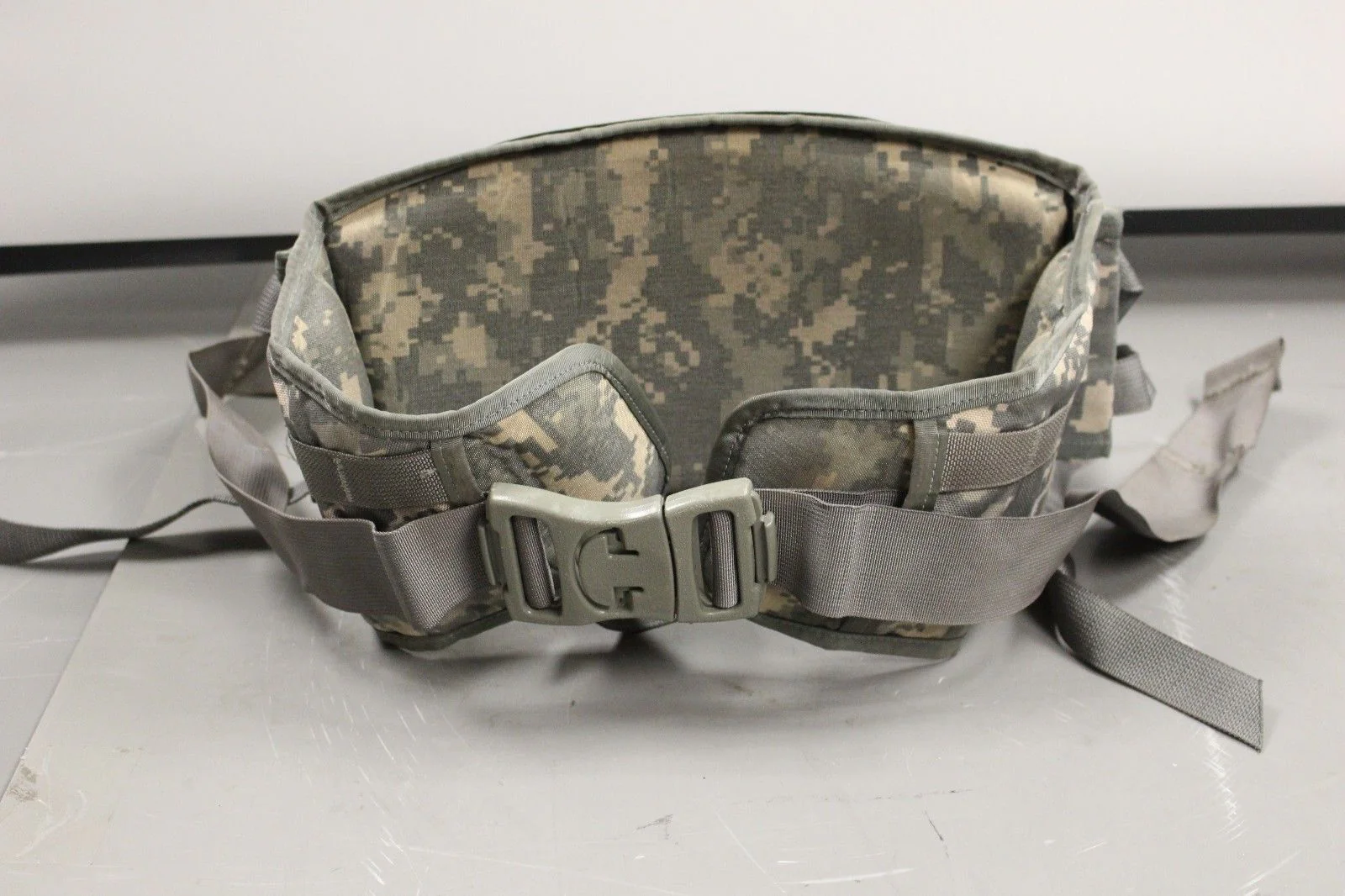 Modular Lightweight Load-Carrying Rucksack Molle II Molded Waist Belt - (Cs) - Image 2